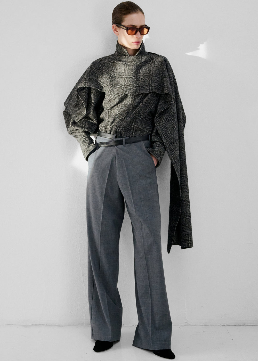 Darkpark pantalon Gaia large en laine avec ceinture en cuir - Gris