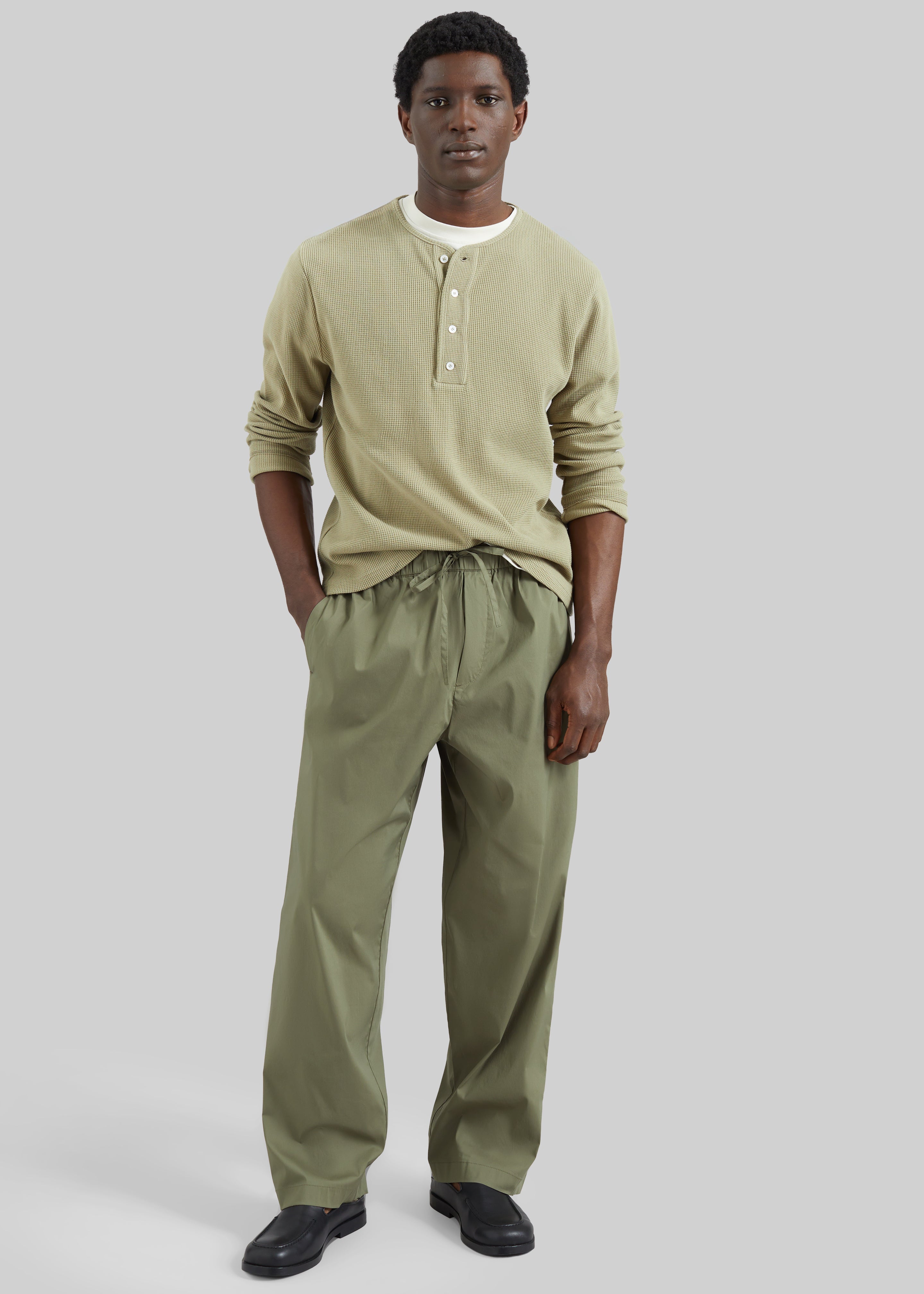 Darkpark Ian Jogger Fit Pants - Military Green – The Frankie Shop Europe