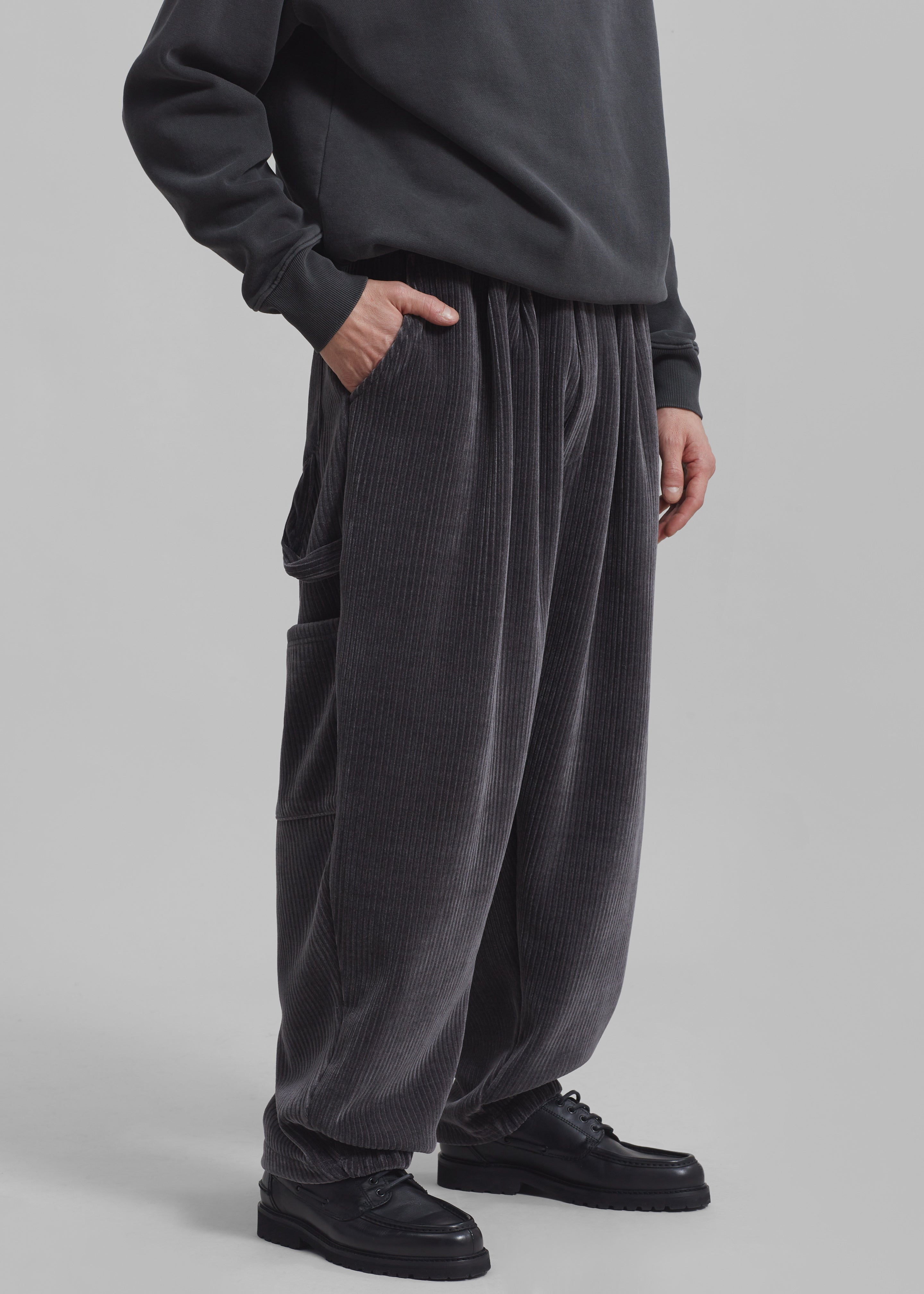 Declan Corduroy Pants - Charcoal – Frankie Shop Europe