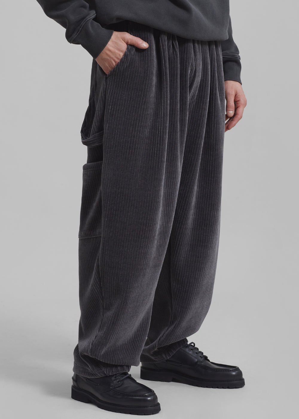 Declan Corduroy Pants - Charcoal