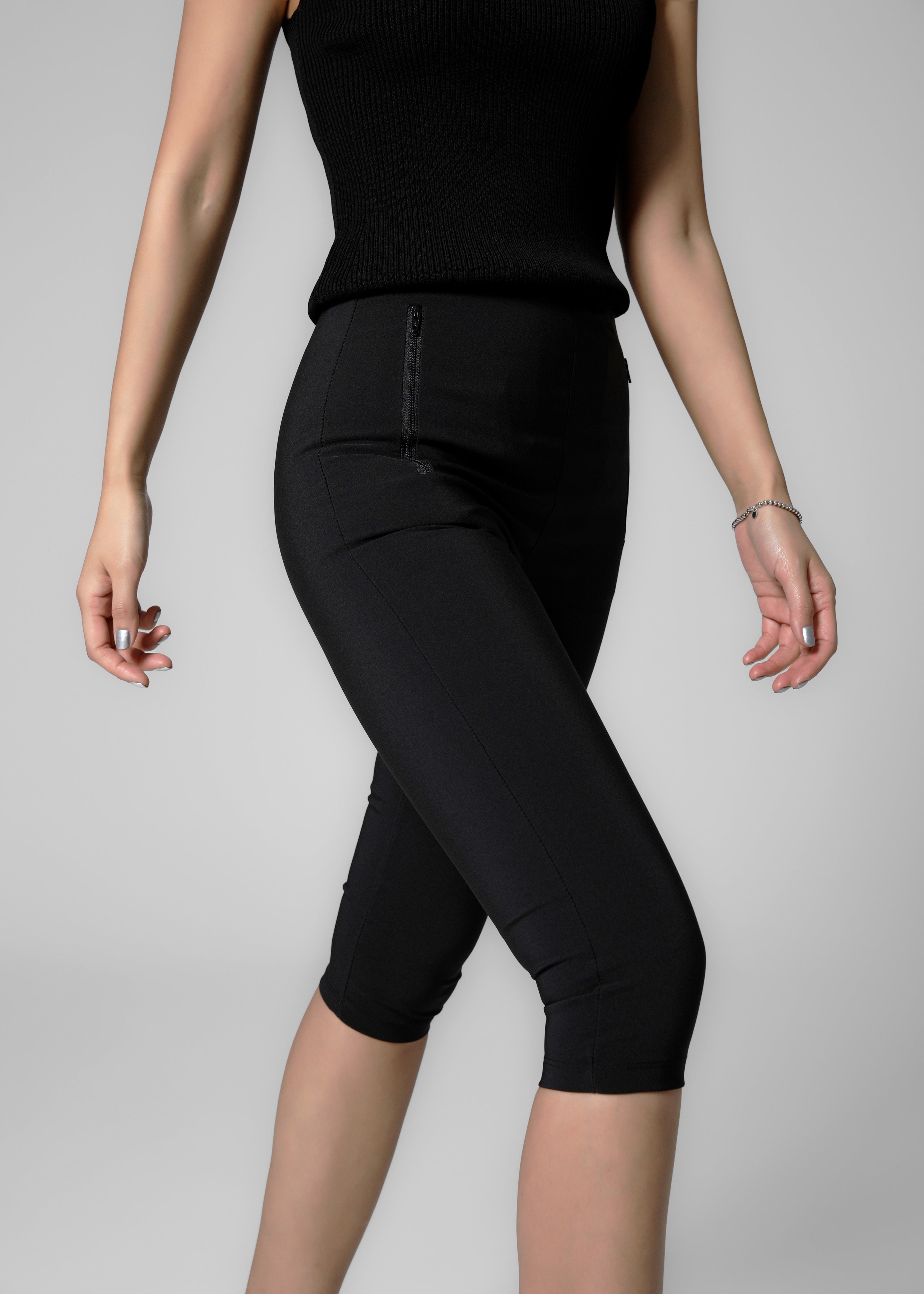 Desara Capri Leggings - Black - 5