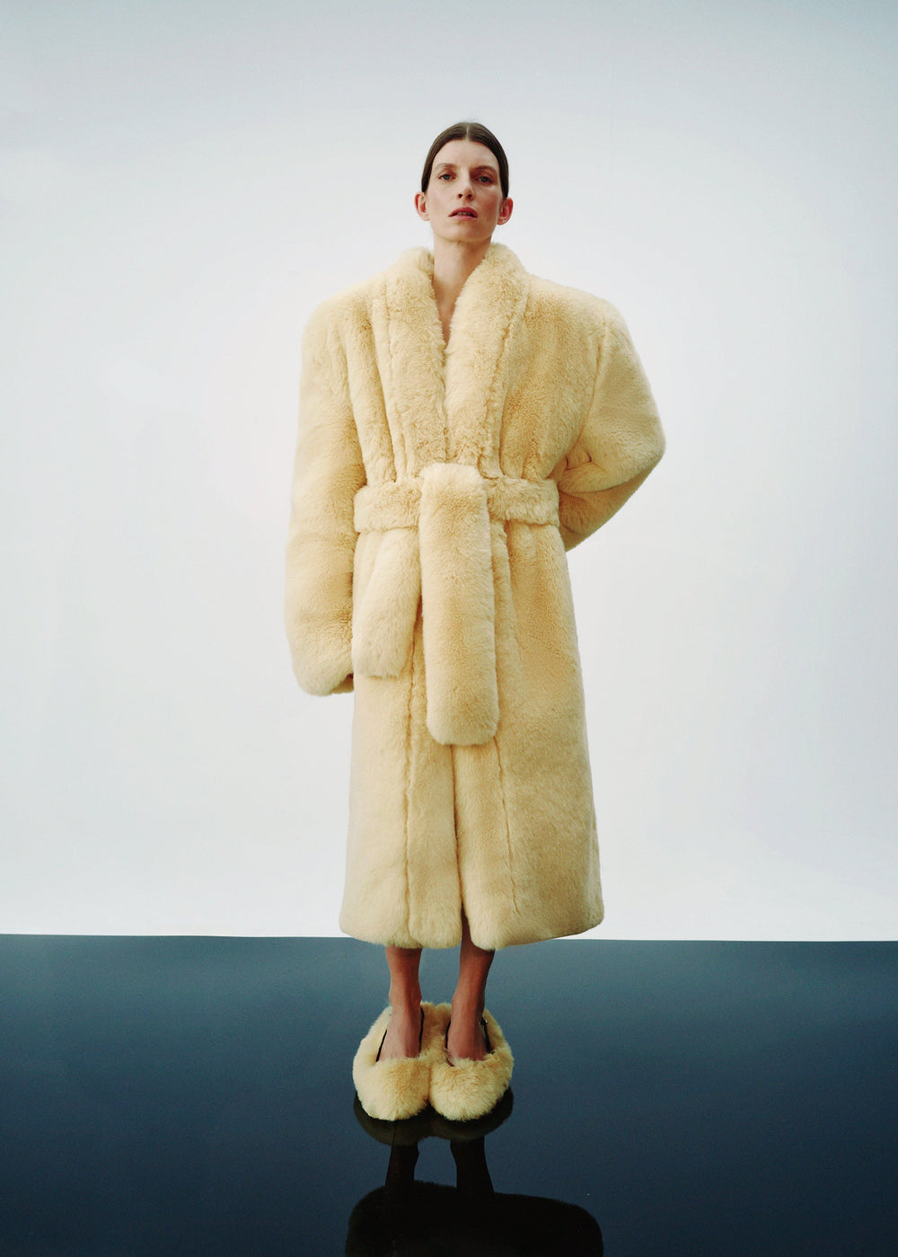 Manteau Destiny à épaulettes en fausse fourrure - Jaune pâle