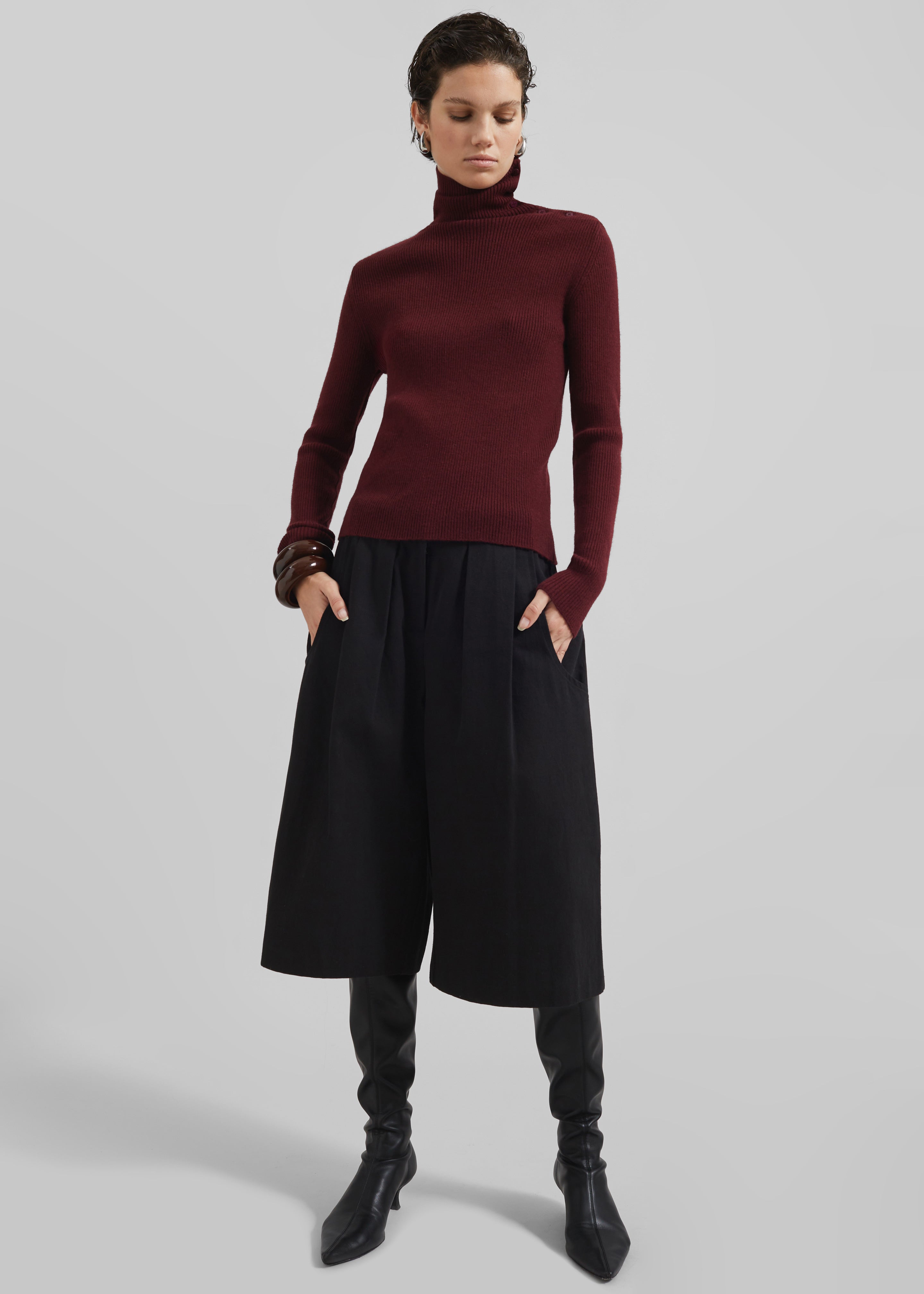 Devar Turtleneck Sweater - Burgundy - 7