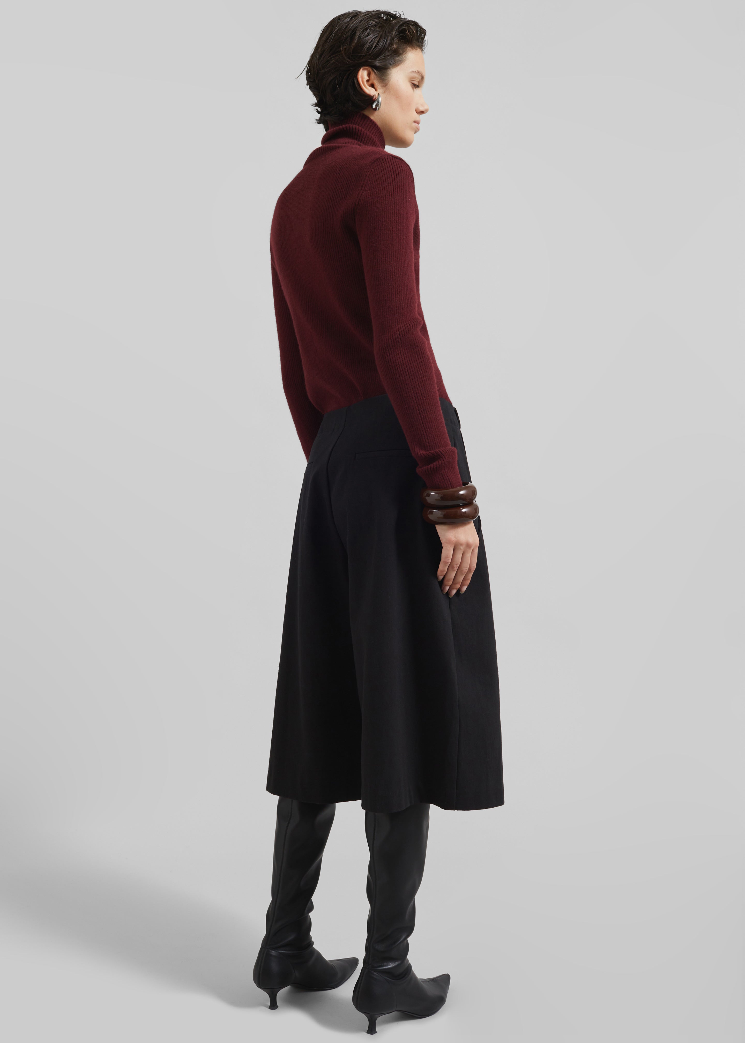 Devar Turtleneck Sweater - Burgundy - 9