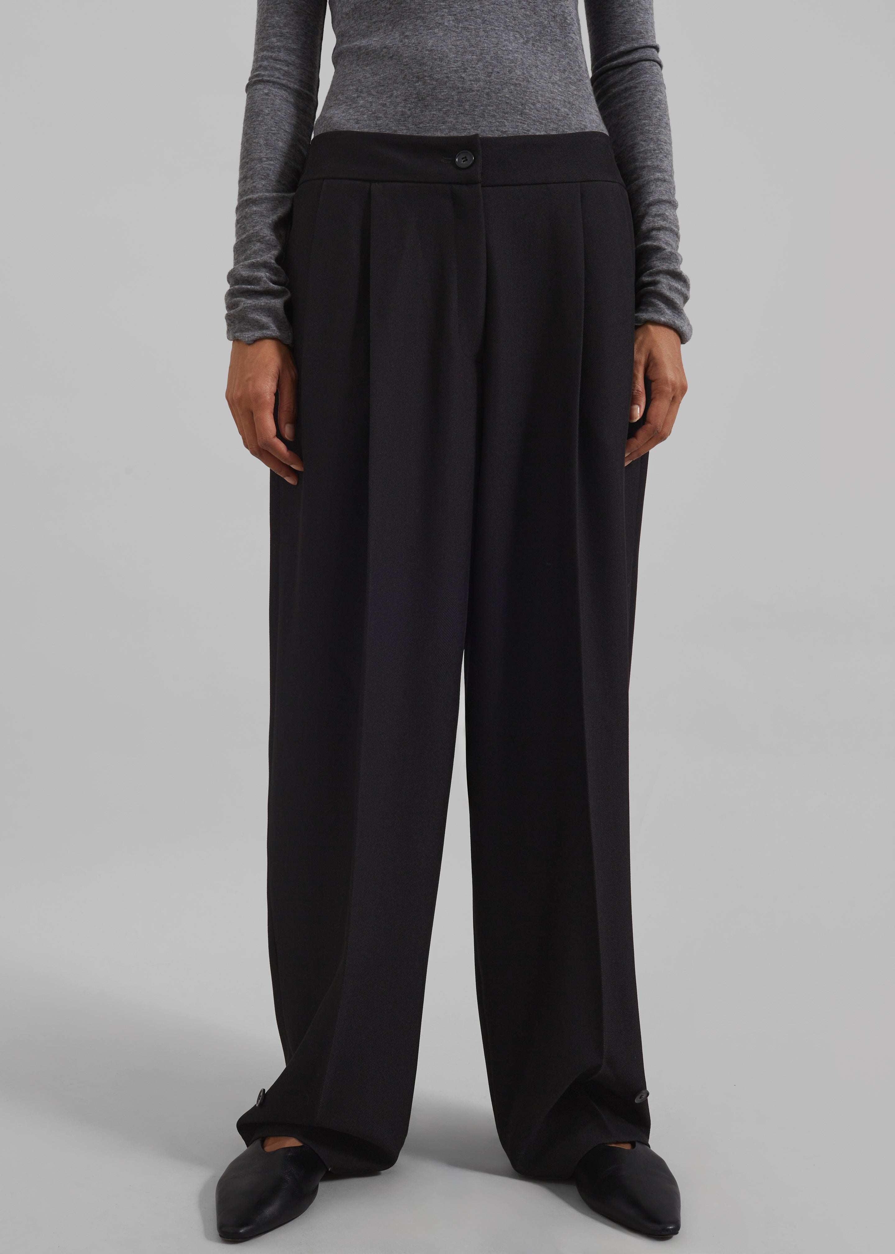 Dina Pleated Trousers - Black - 4