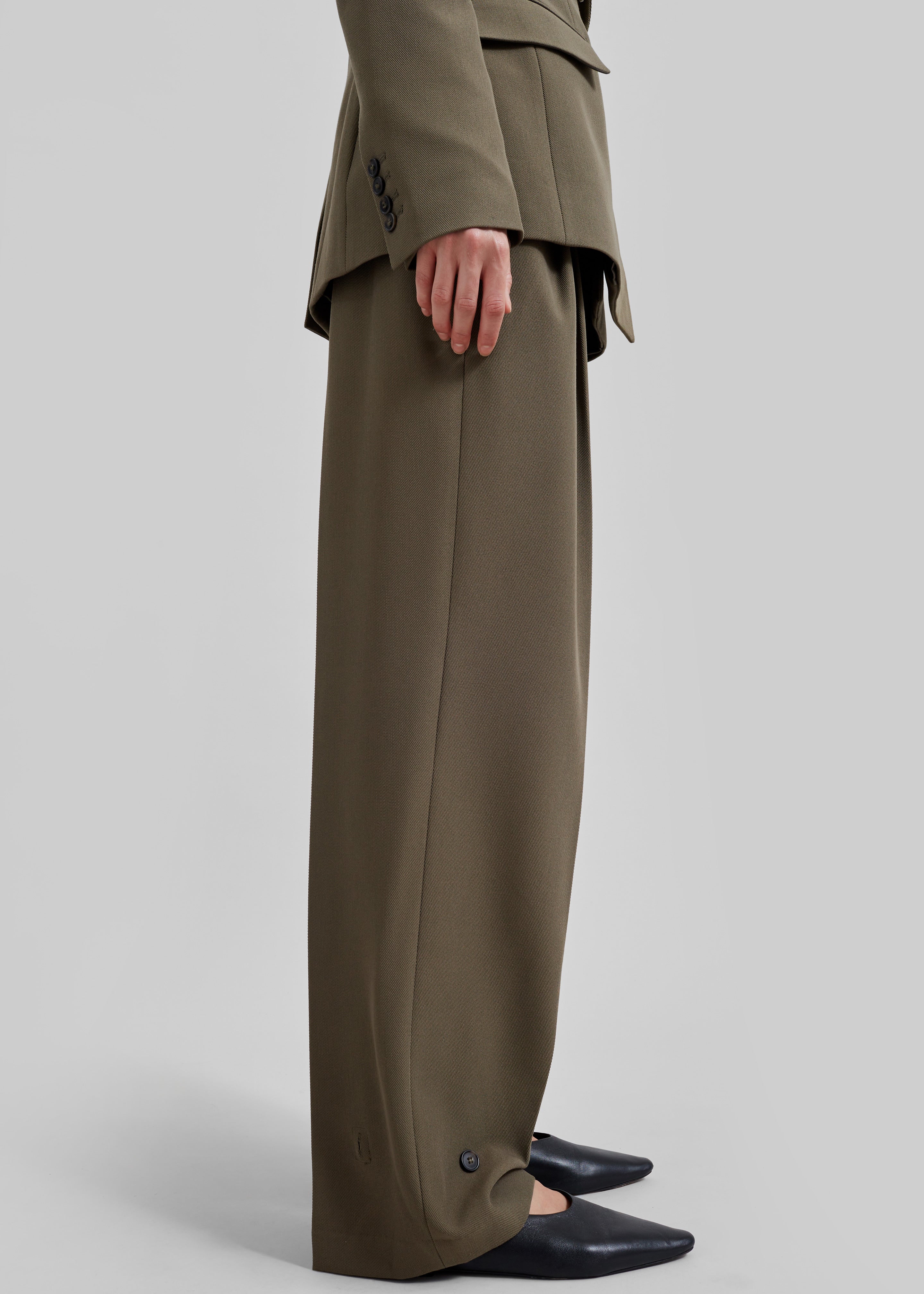 Dina Pleated Trousers - Khaki - 12