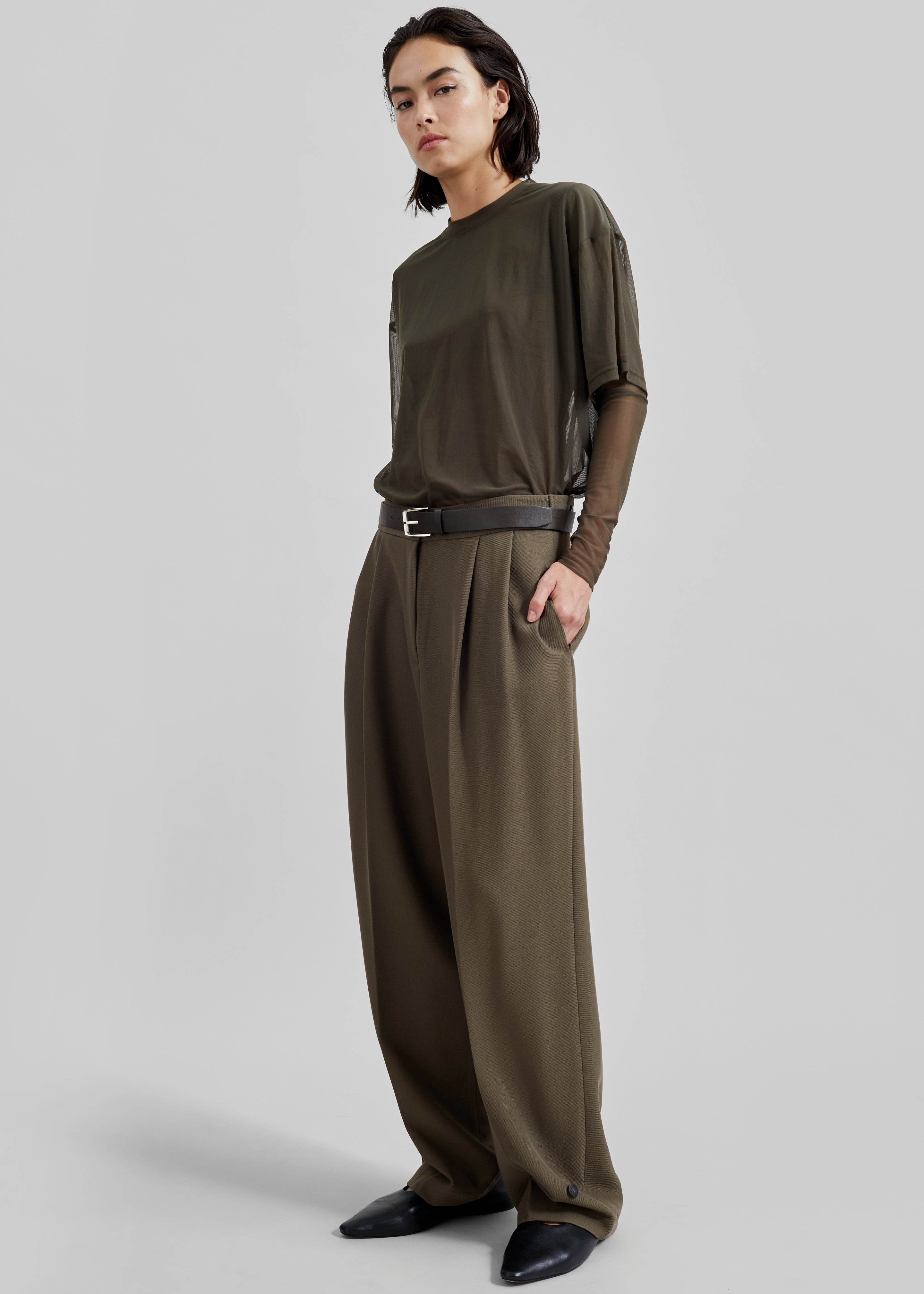 Dina Pleated Trousers - Khaki - 11