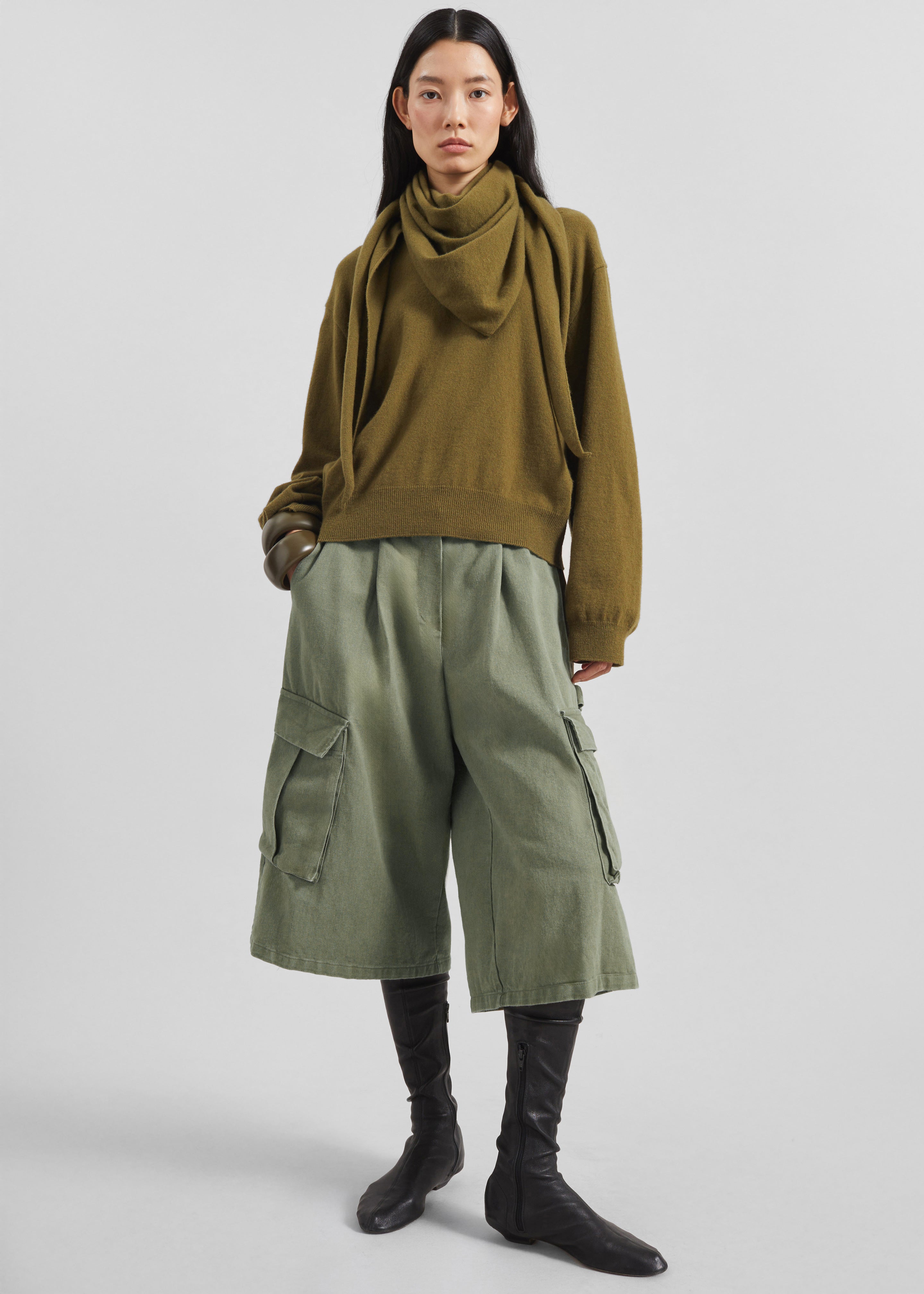 Dorva Cargo Bermuda Shorts - Pale Olive - 2