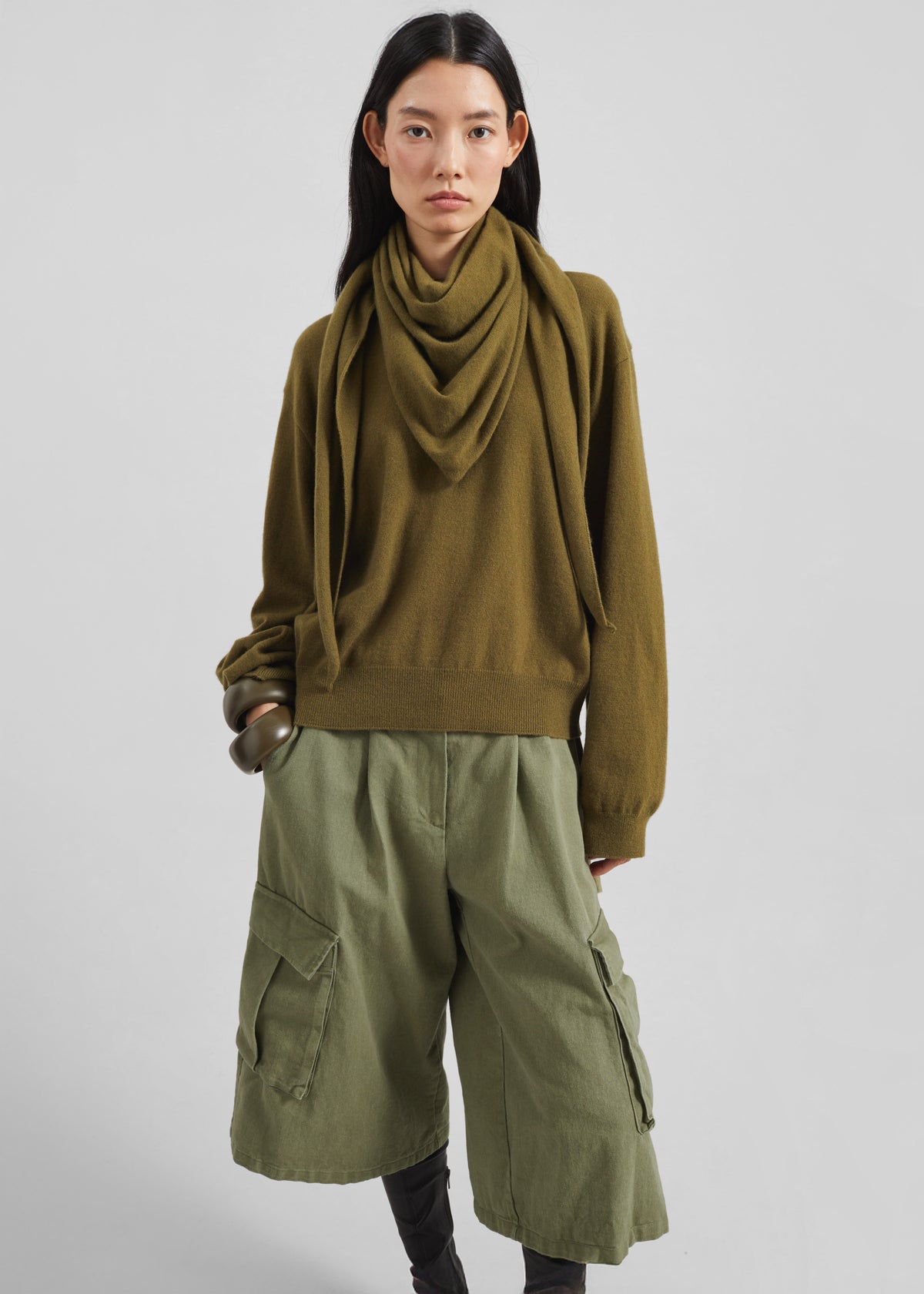 Dorva Cargo Bermuda Shorts - Pale Olive - 5