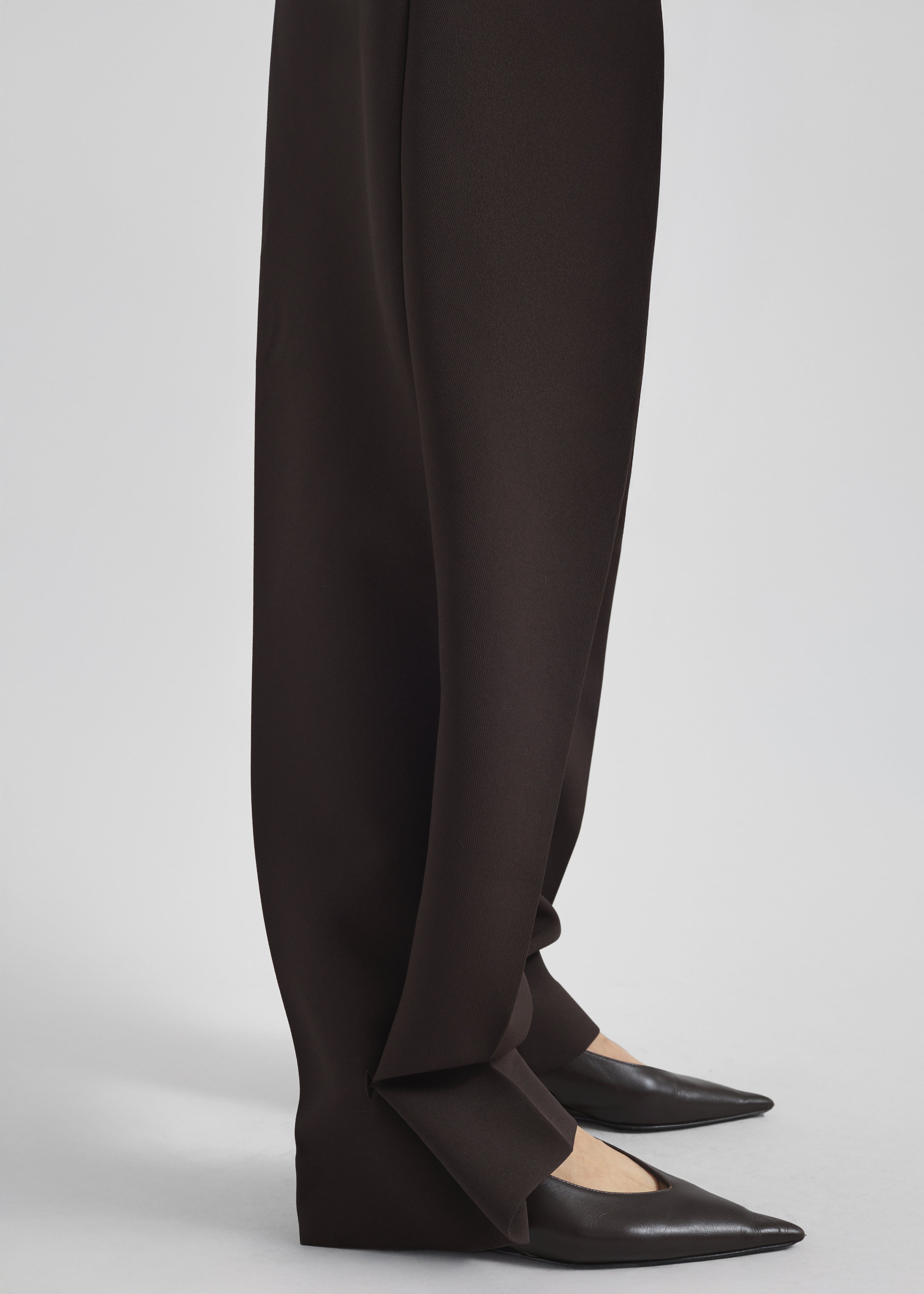 Doyer Pleated Trousers - Brown - 6