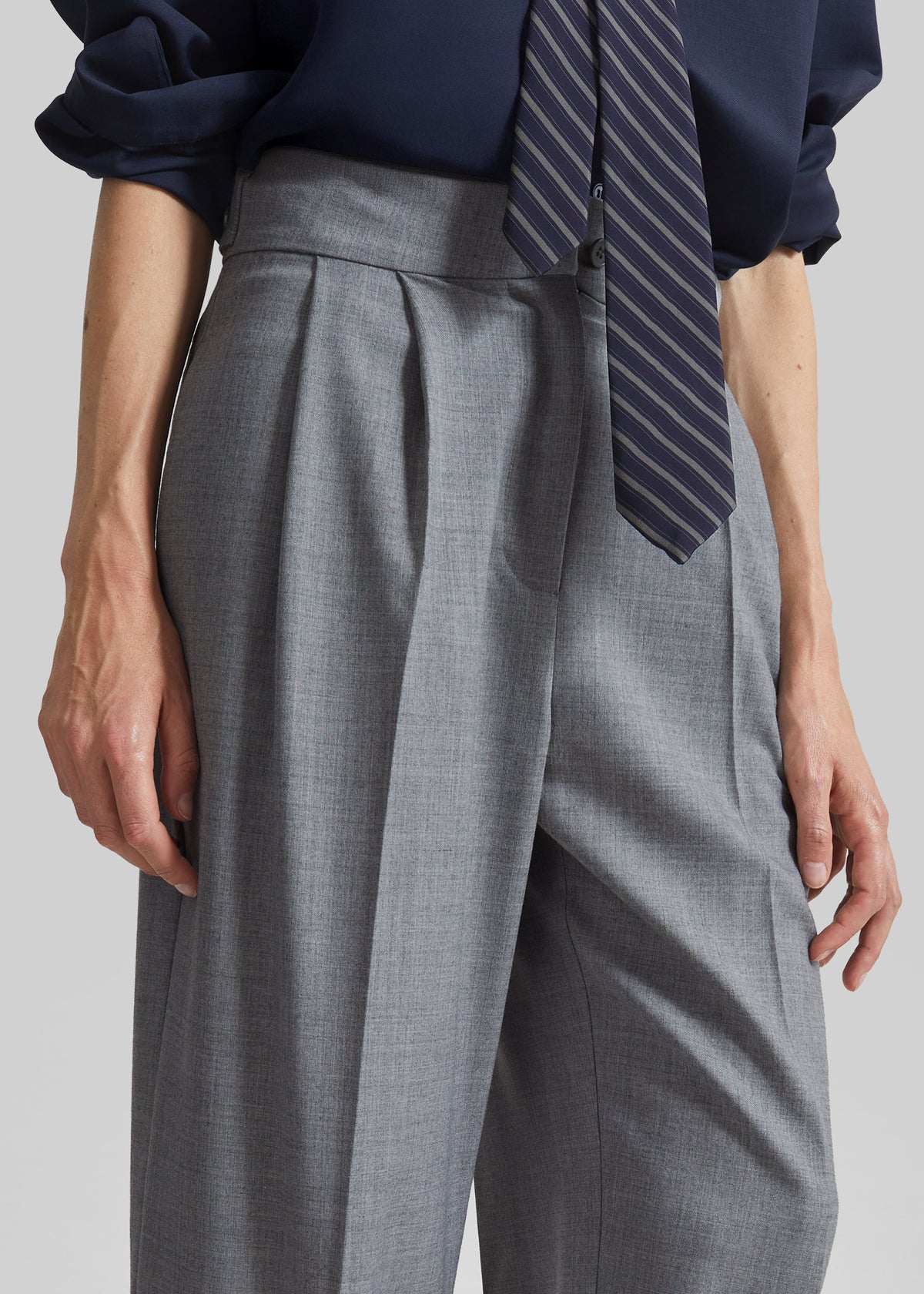 Doyer Pleated Trousers - Light Grey - 6