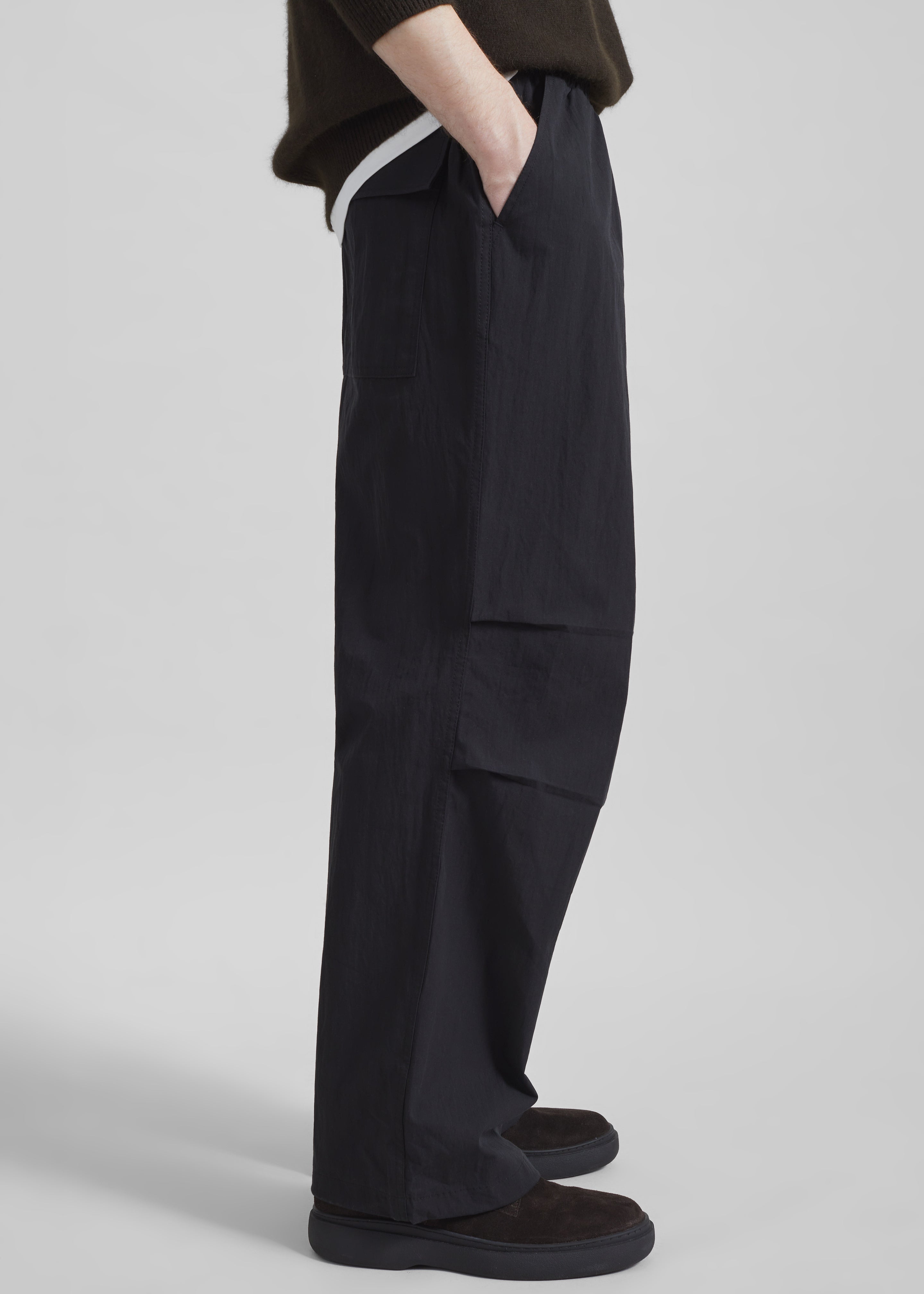 Dunmore Parachute Pants - Black - 4