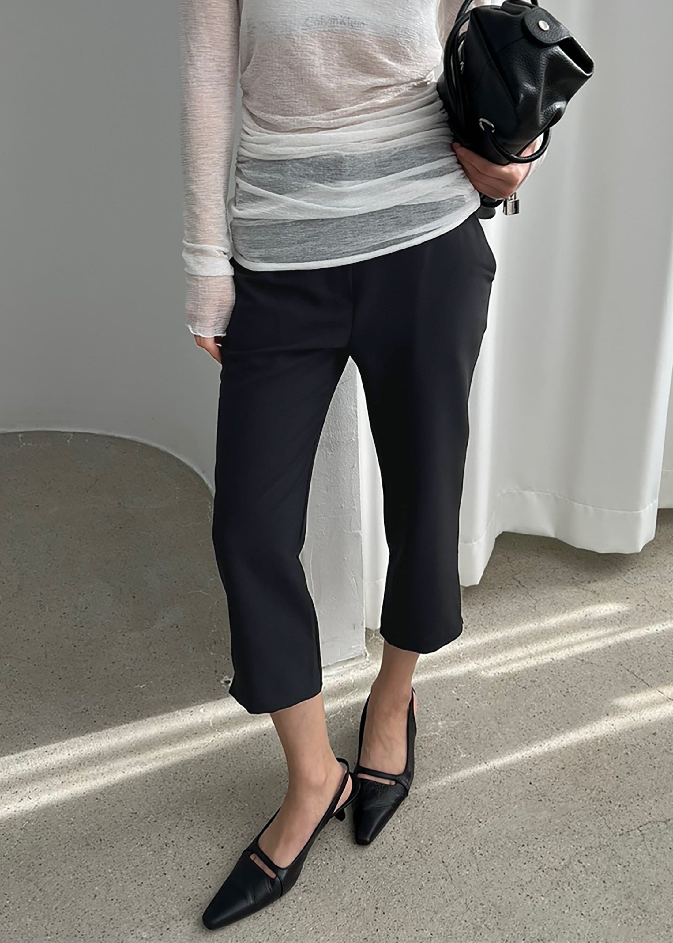 Emersyn Capri Pants - Black - 1