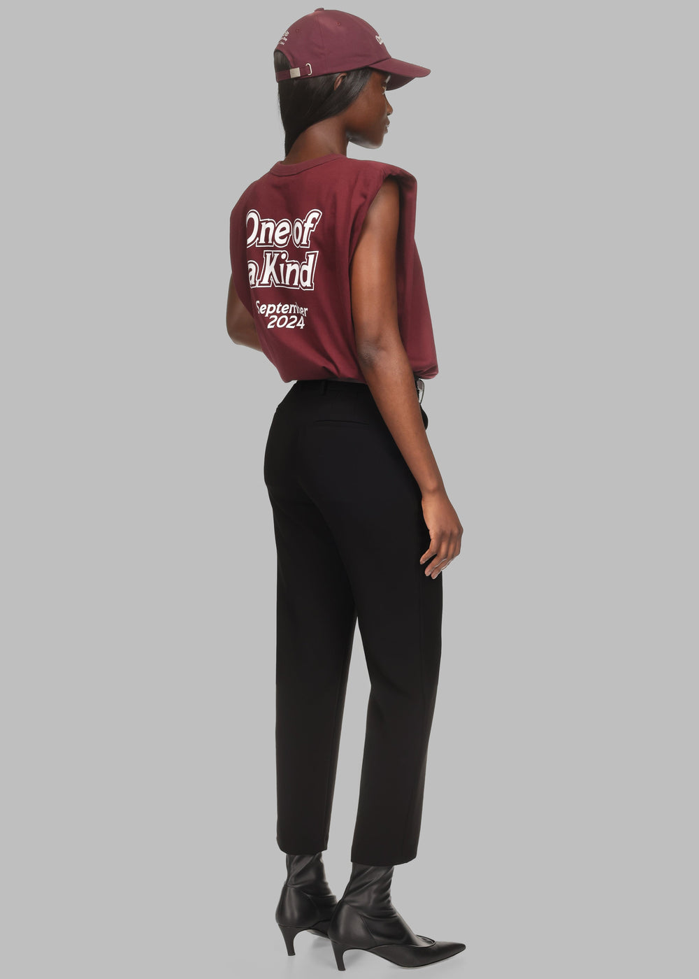 Eva Padded Shoulder Muscle T-Shirt x Barbie™ - Burgundy - 1