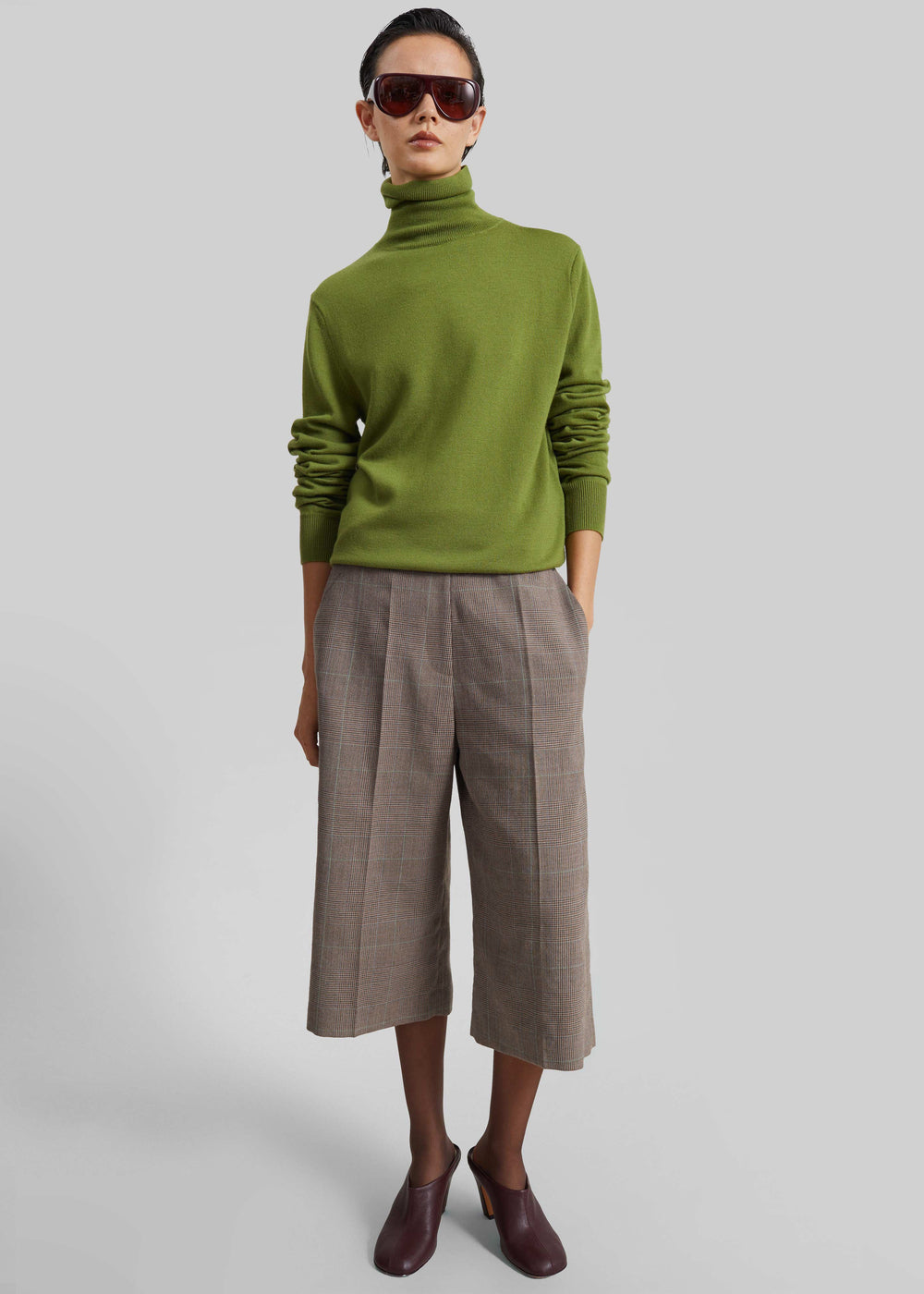 Eve Thin Turtleneck Sweater - Army Green - 1