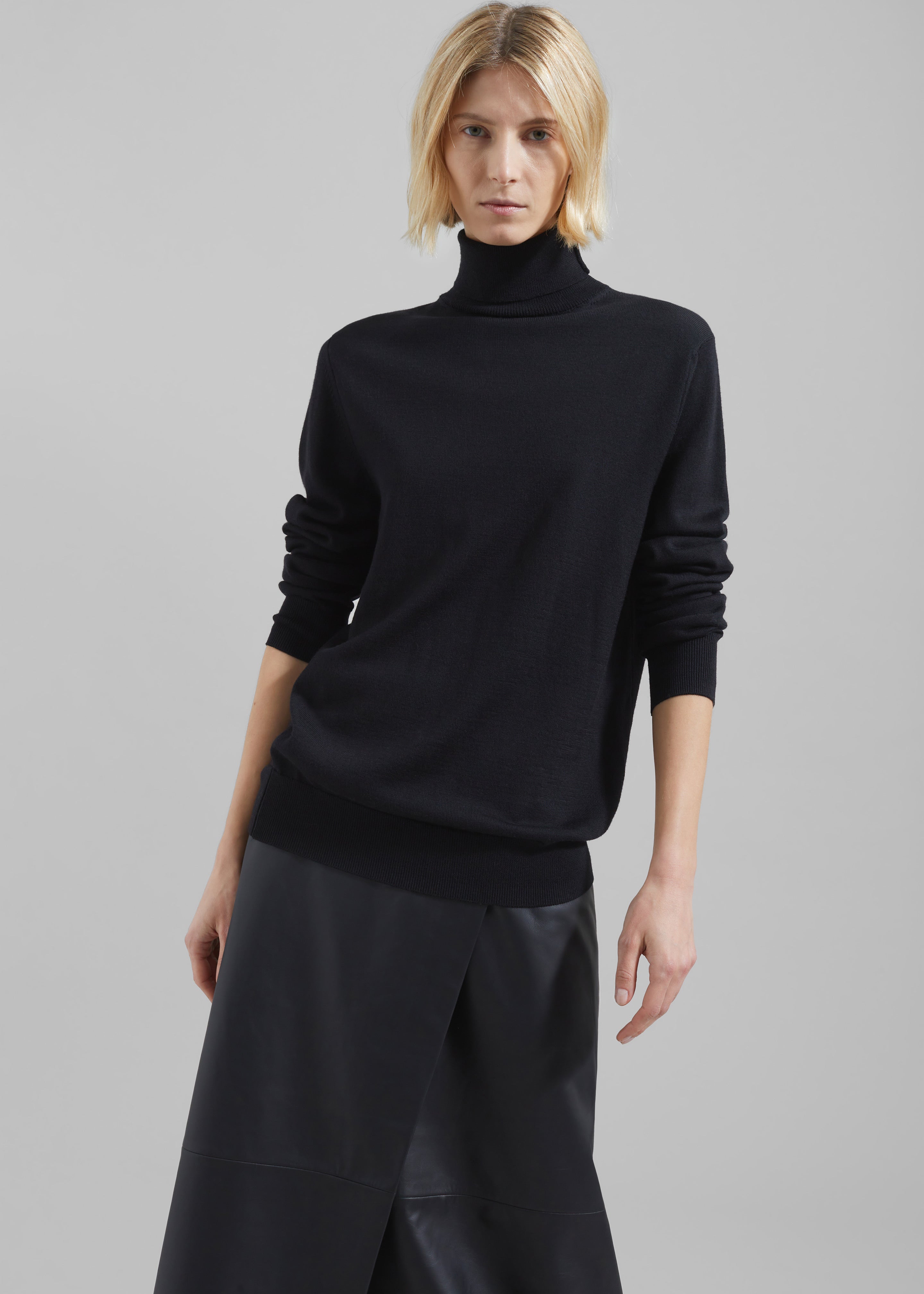 Eve Thin Turtleneck Sweater - Black - 7