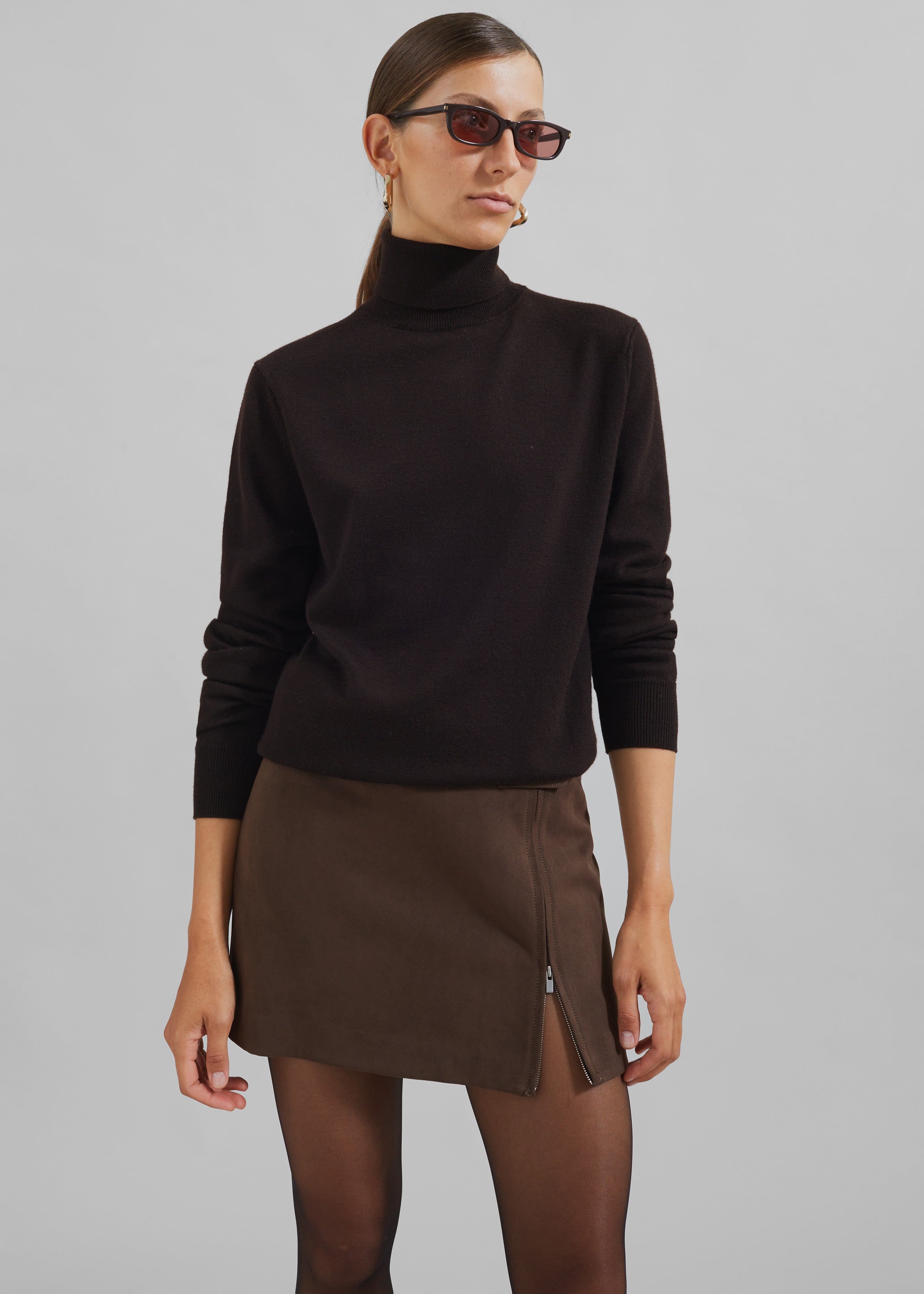 Eve Thin Turtleneck Sweater - Dark Brown - 8