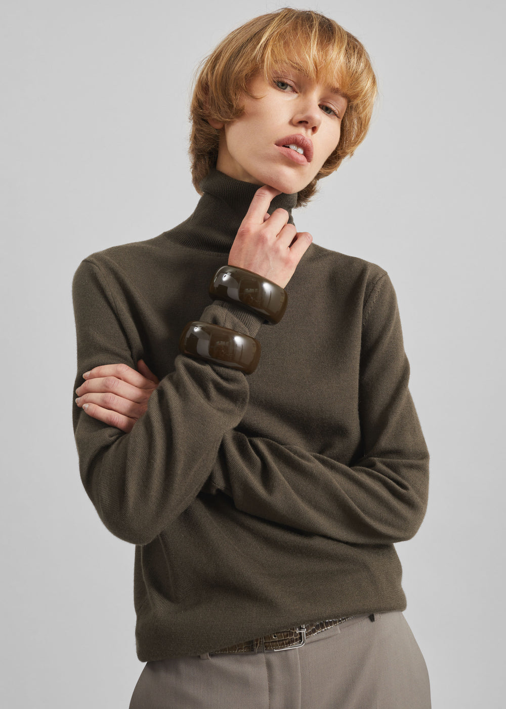 Eve Thin Turtleneck Sweater - Olive