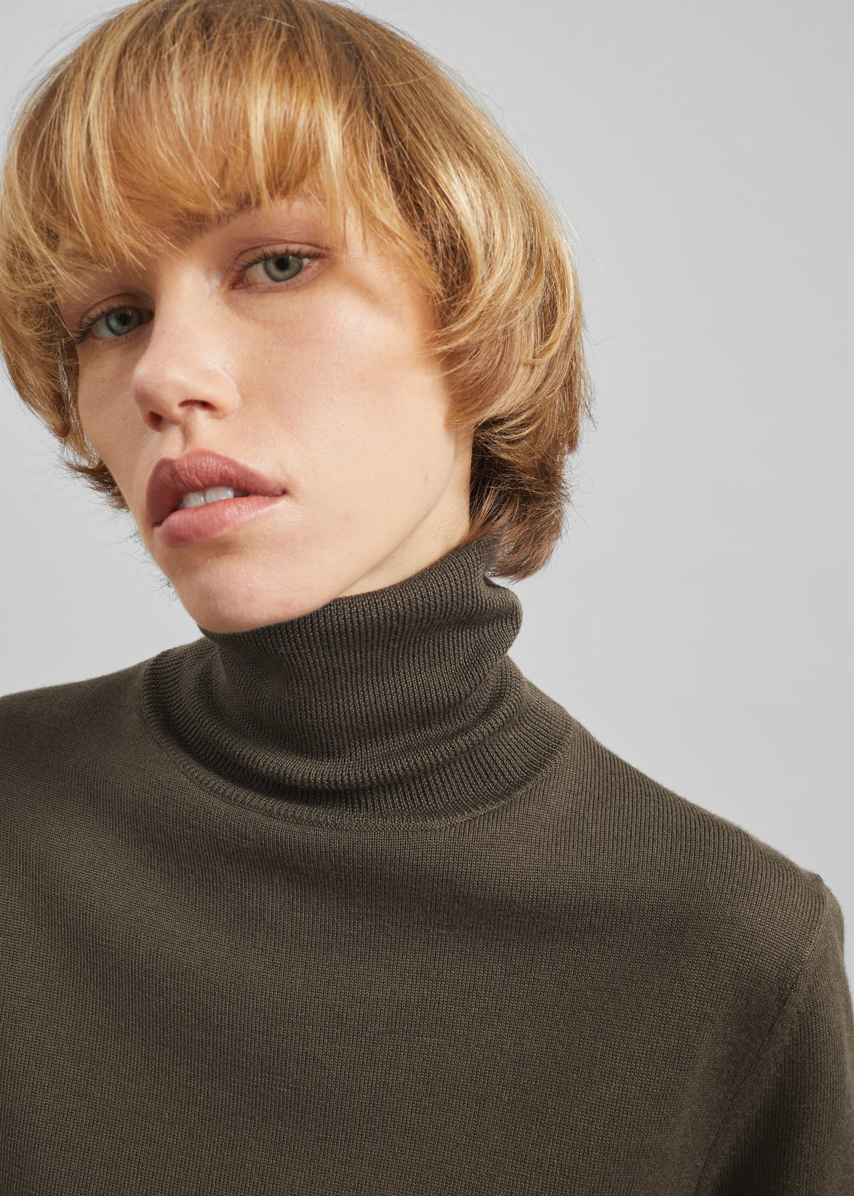 Eve Thin Turtleneck Sweater - Olive - 2