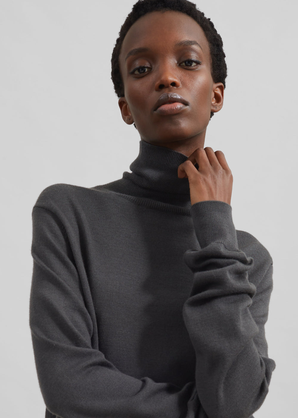 Eve Thin Turtleneck Sweater - Light Khaki - 1