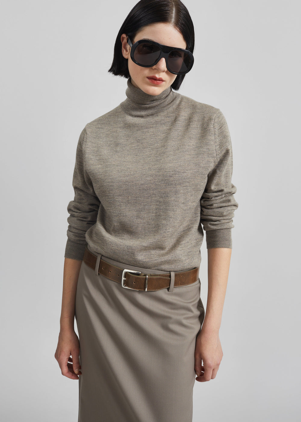 Eve Thin Turtleneck Sweater - Taupe