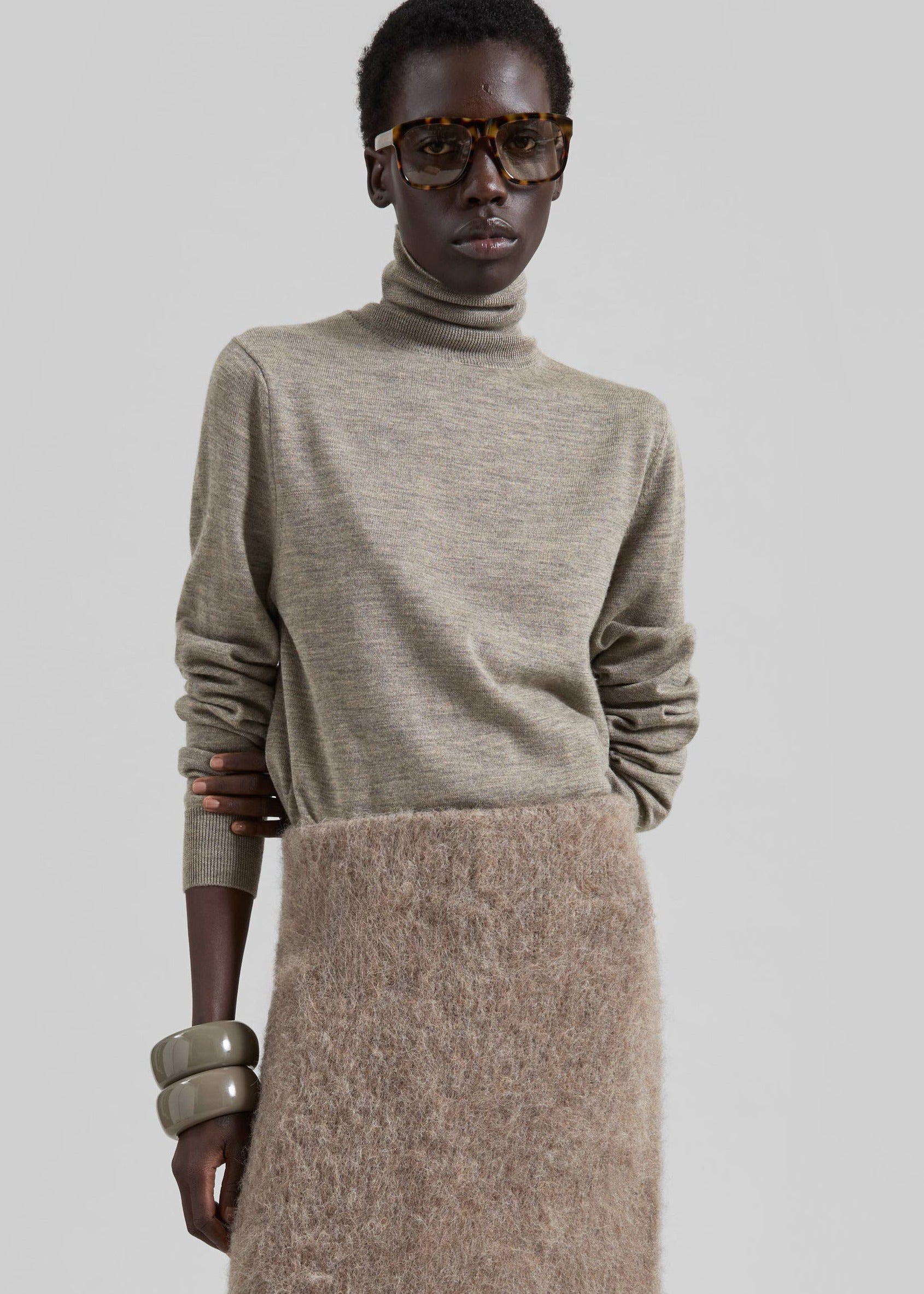Eve Thin Turtleneck Sweater - Taupe – The Frankie Shop Europe