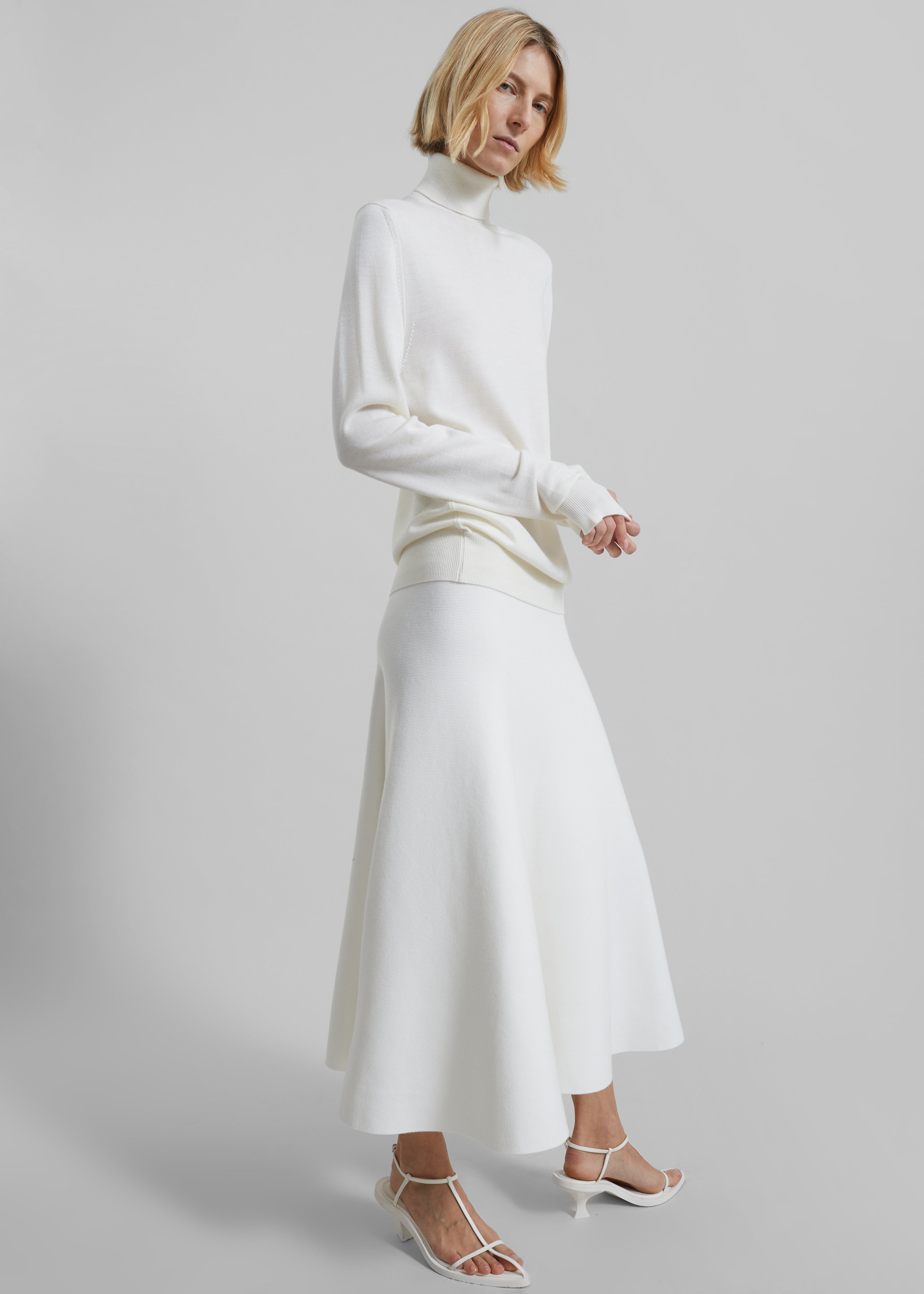 Eve Thin Turtleneck Sweater - Ivory - 3