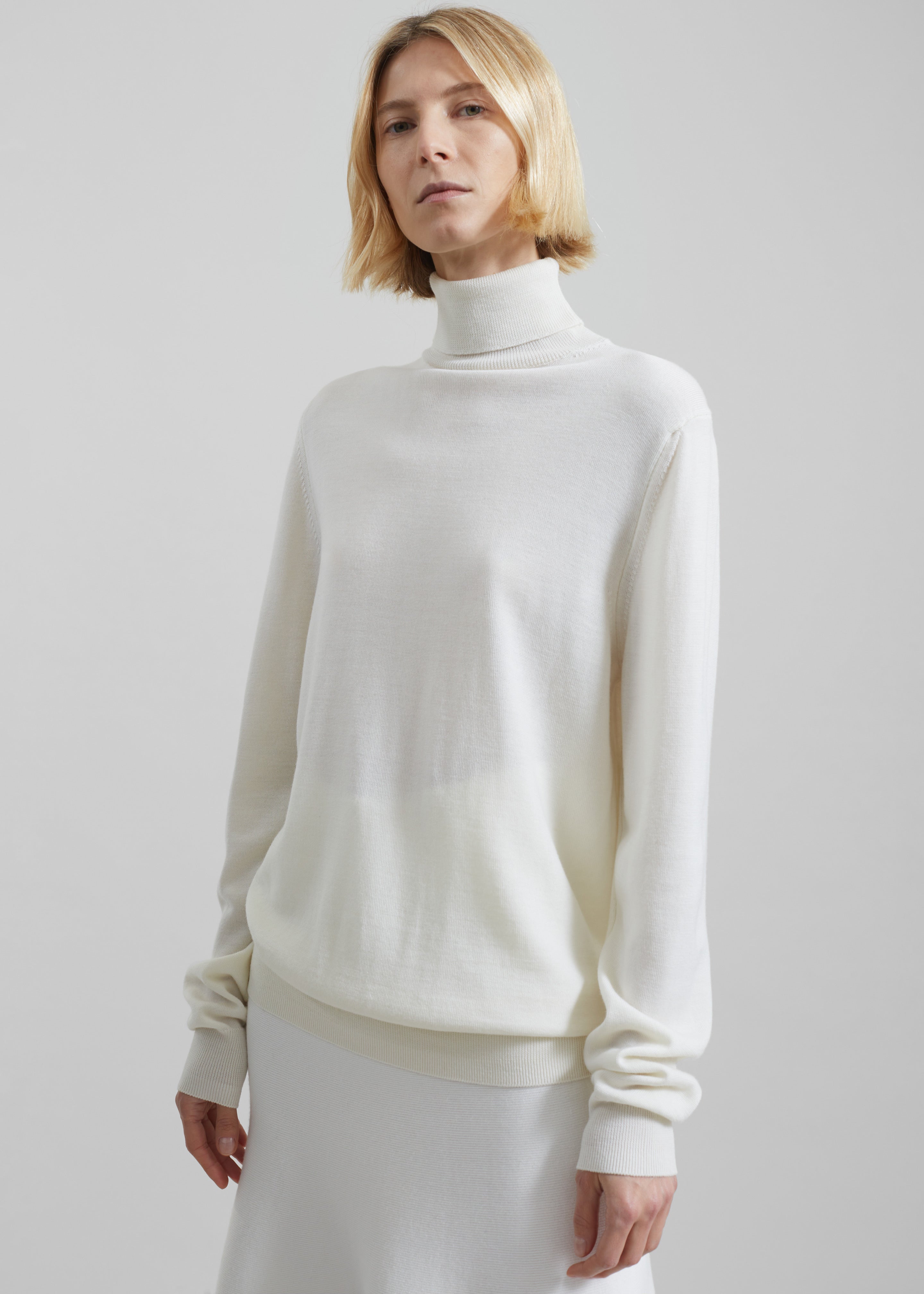 Eve Thin Turtleneck Sweater - Ivory - 1