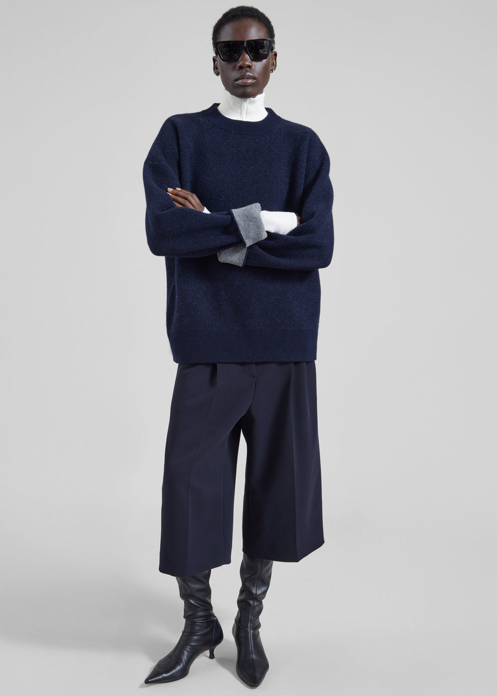 Gio Wool Pleated Bermuda Shorts - Navy