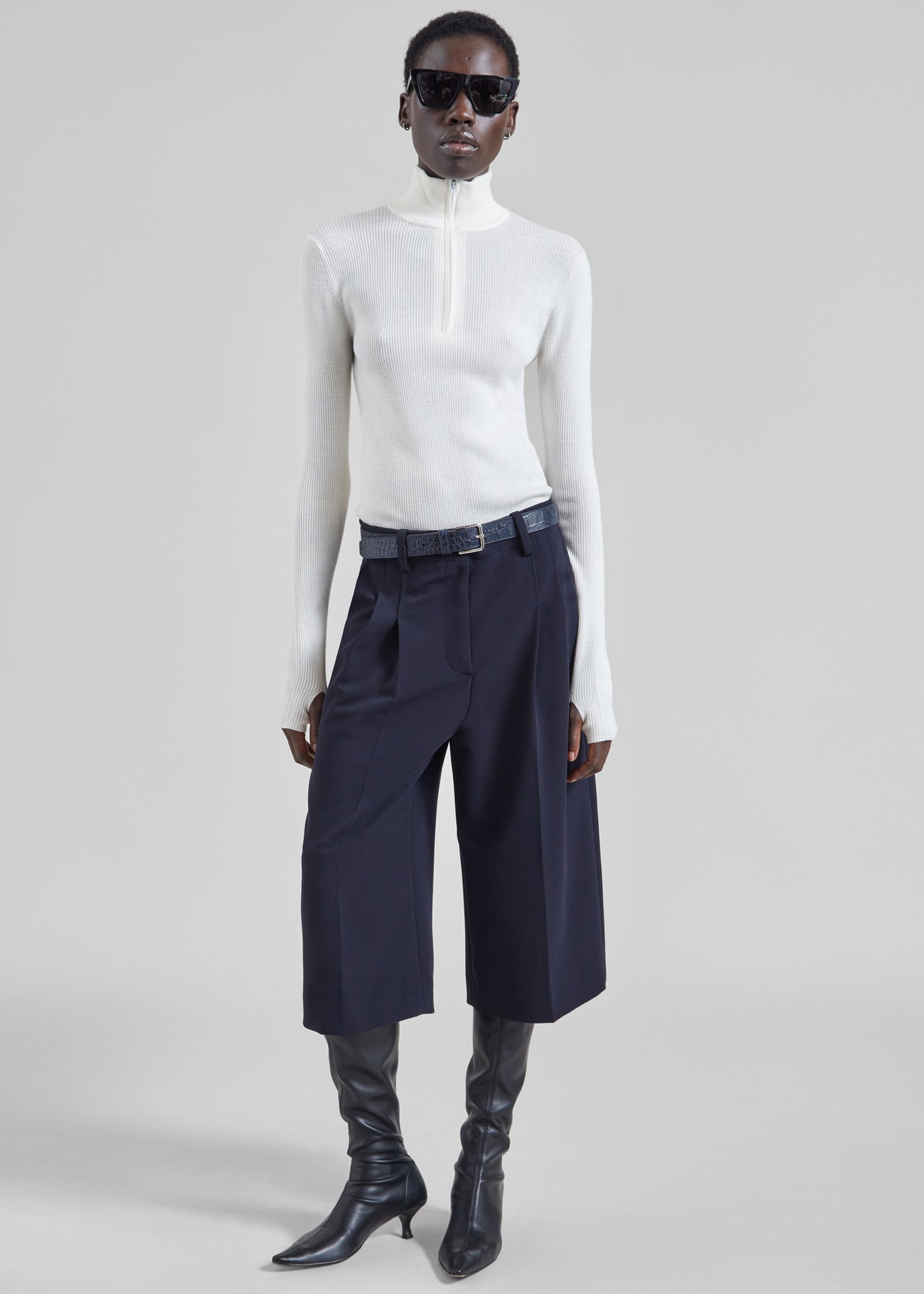 Gio Wool Pleated Bermuda Shorts - Navy - 3