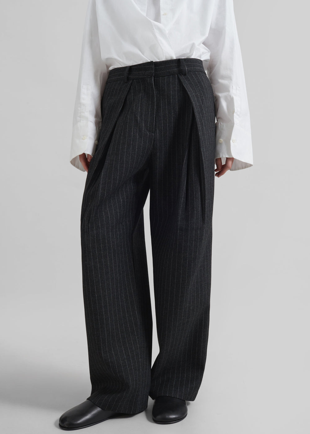 Halvyn Pleated Trousers - Charcoal/White Pinstripe