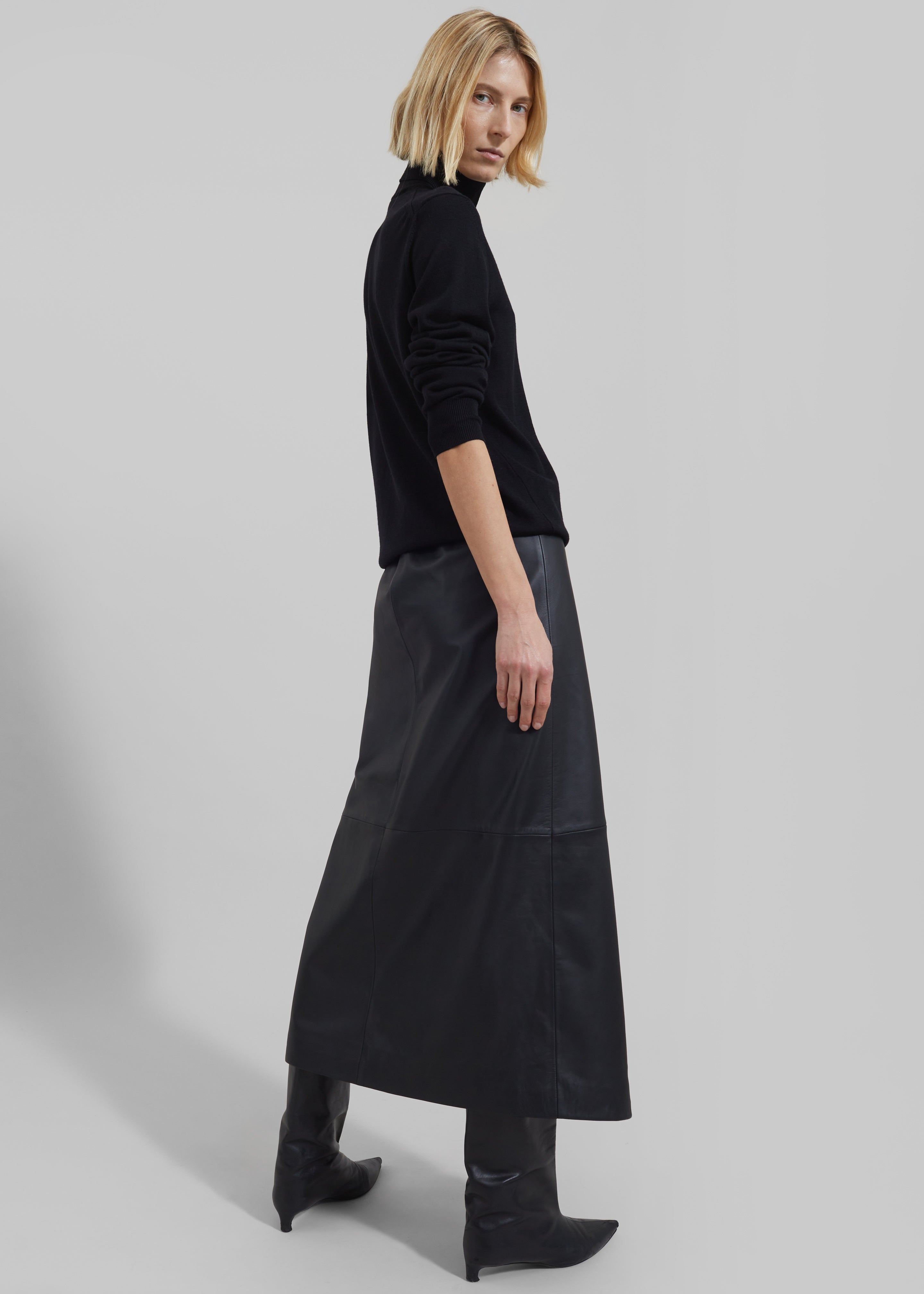 Black knee length wrap skirt hotsell