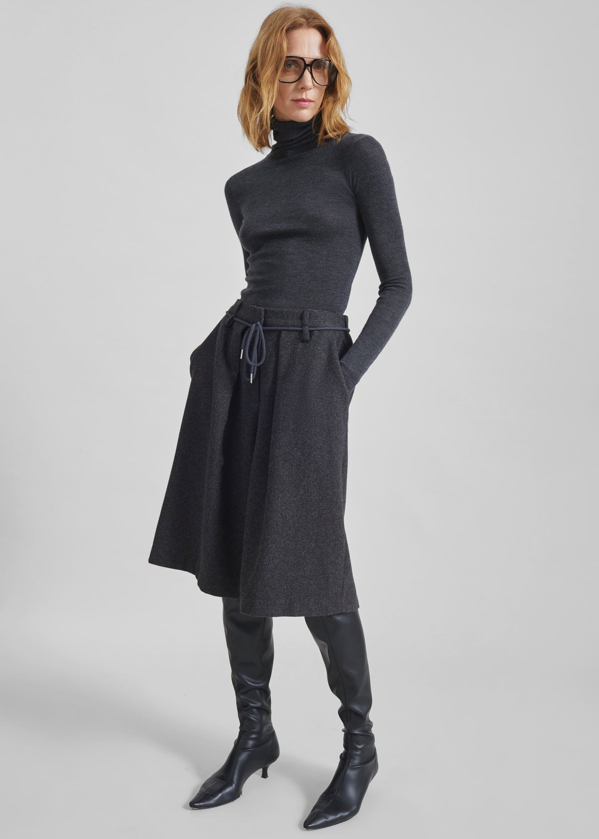 Hemavan Bermuda Shorts - Dark Grey - 1