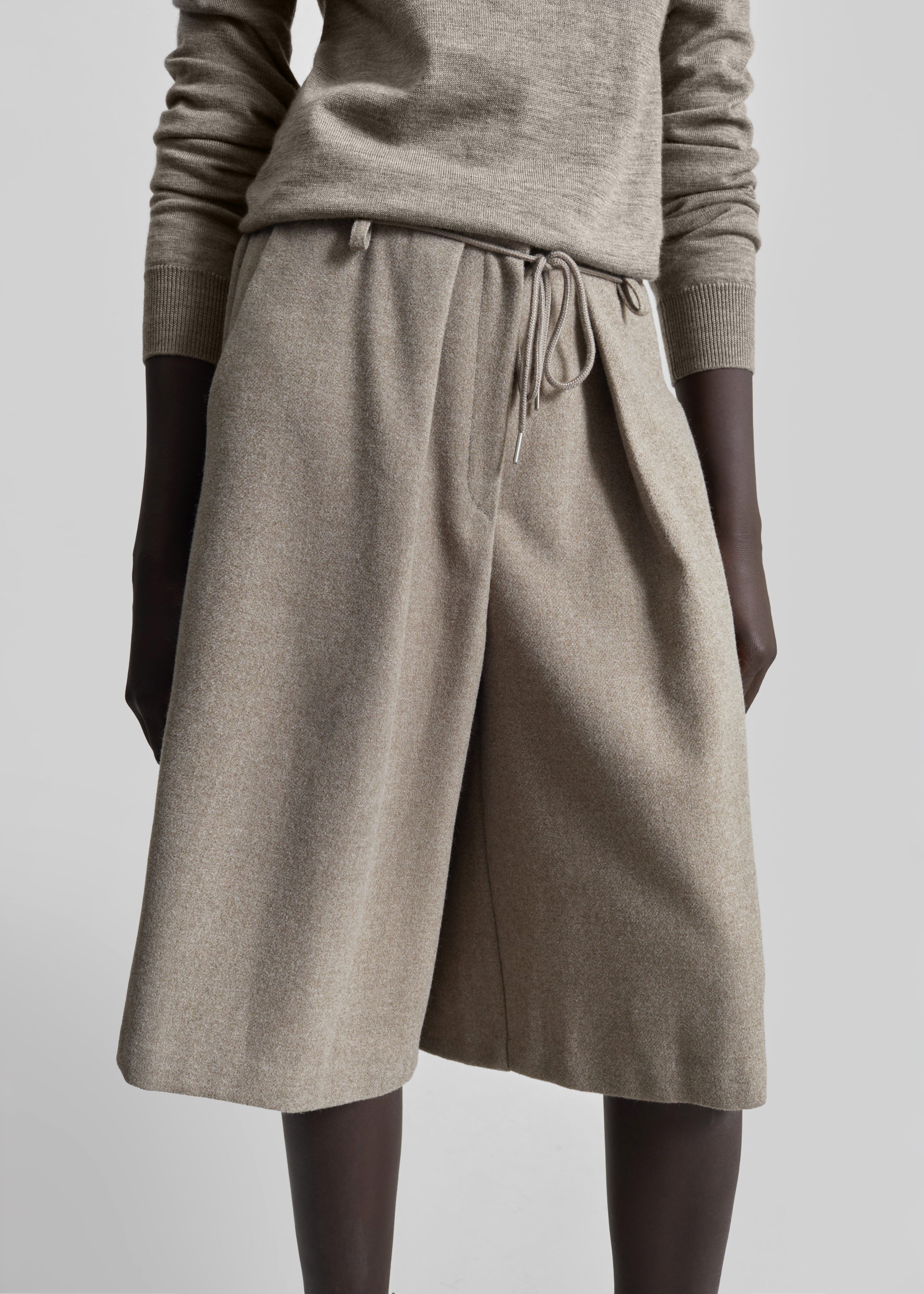 Hemavan Bermuda Shorts - Taupe - 6