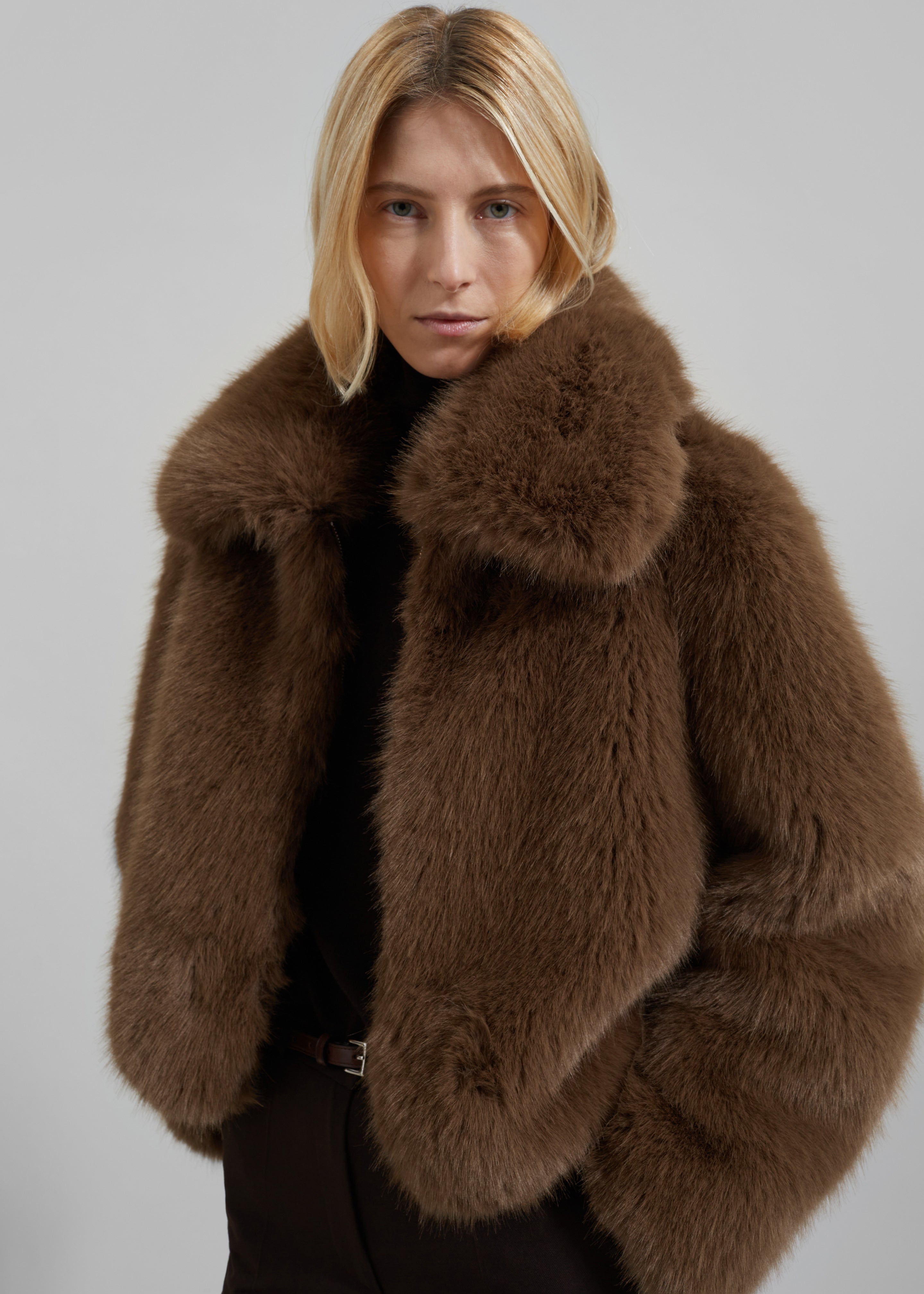 Camel jacket with fur collar best sale