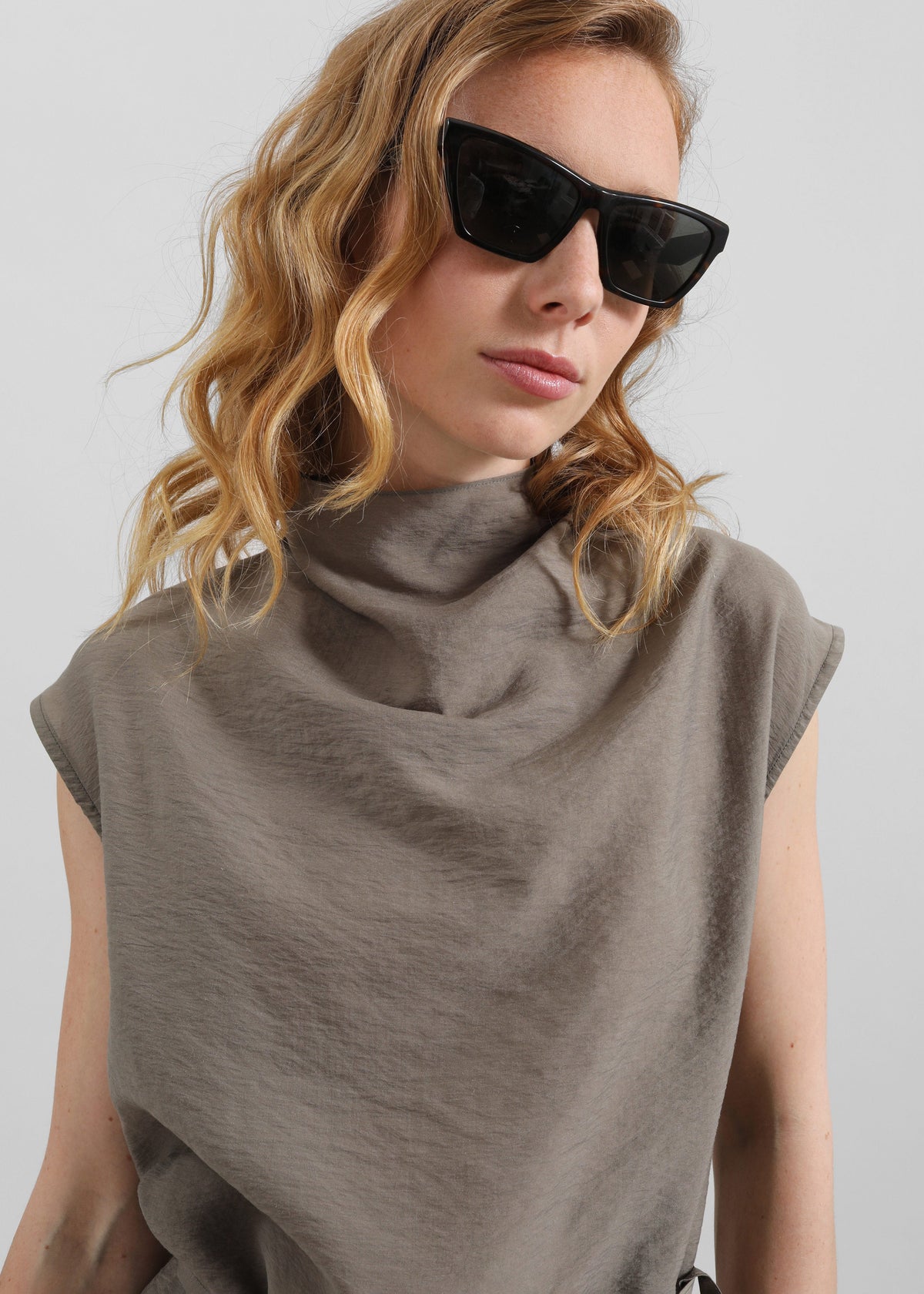 Ivara Fluid Belted Top - Dark Taupe - 4