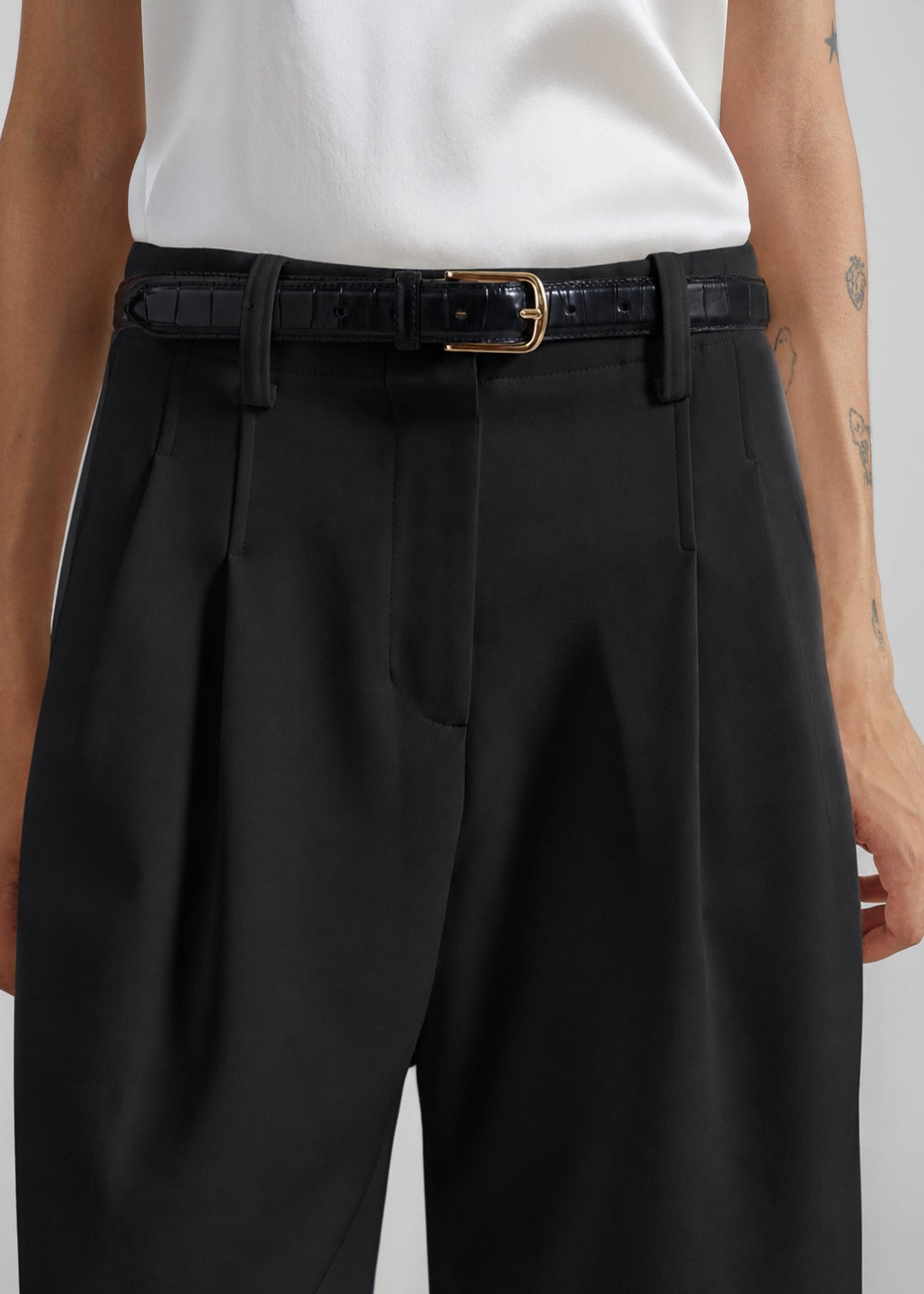 Jag Pleated Bermuda Shorts - Black