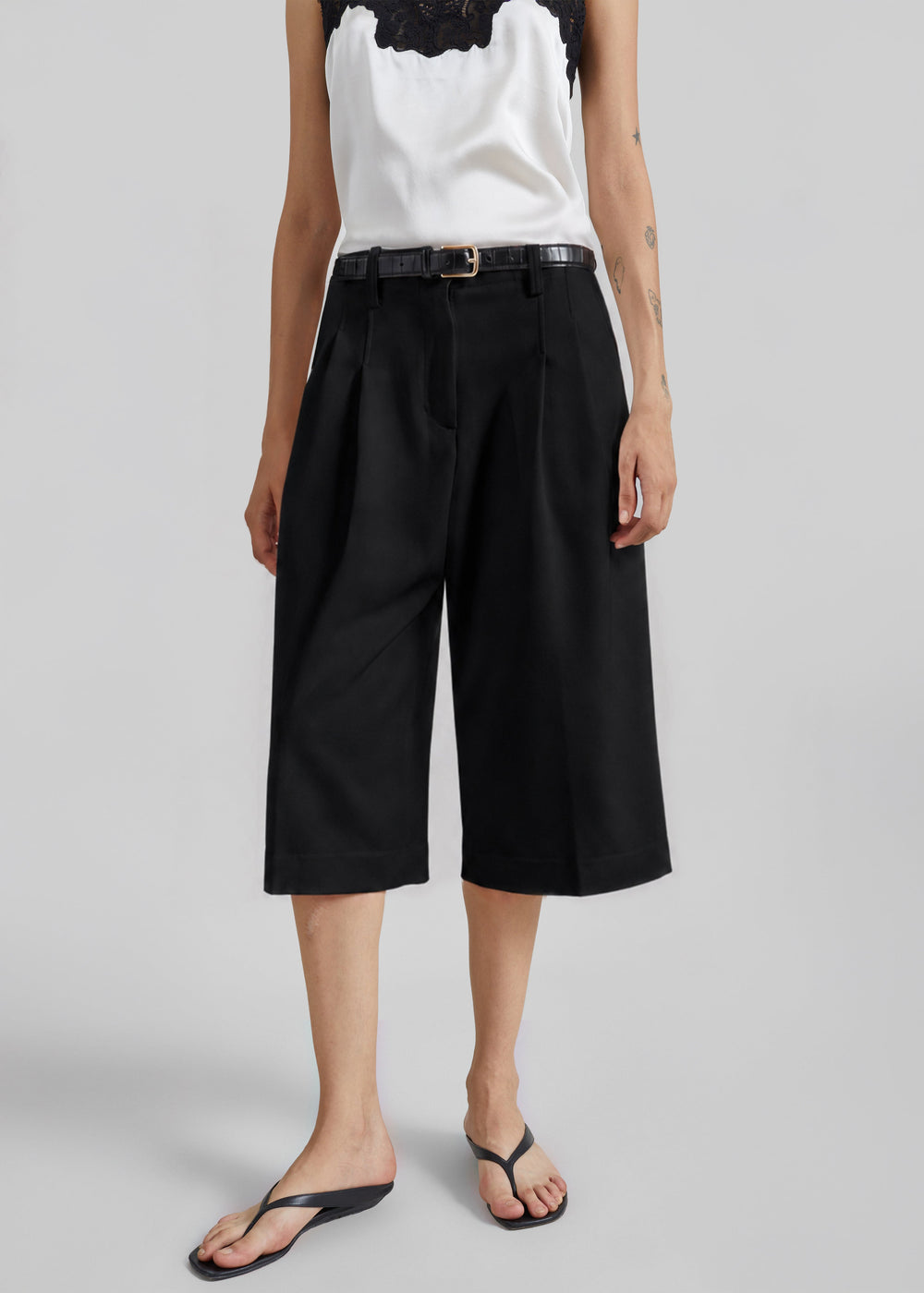 Jag Pleated Bermuda Shorts - Black - 1