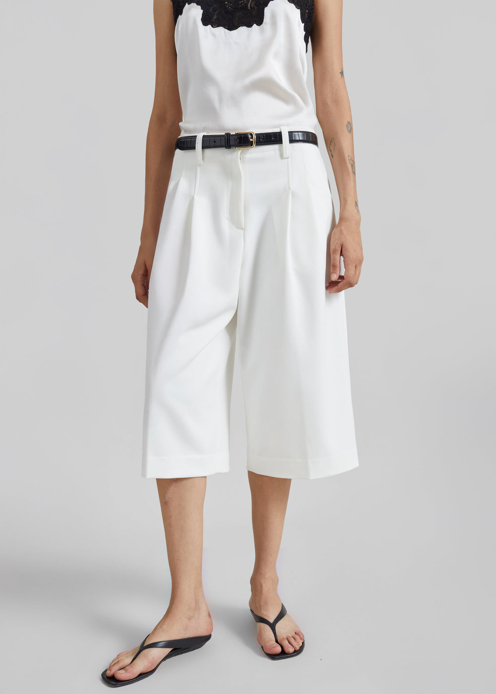Jag Pleated Bermuda Shorts - White