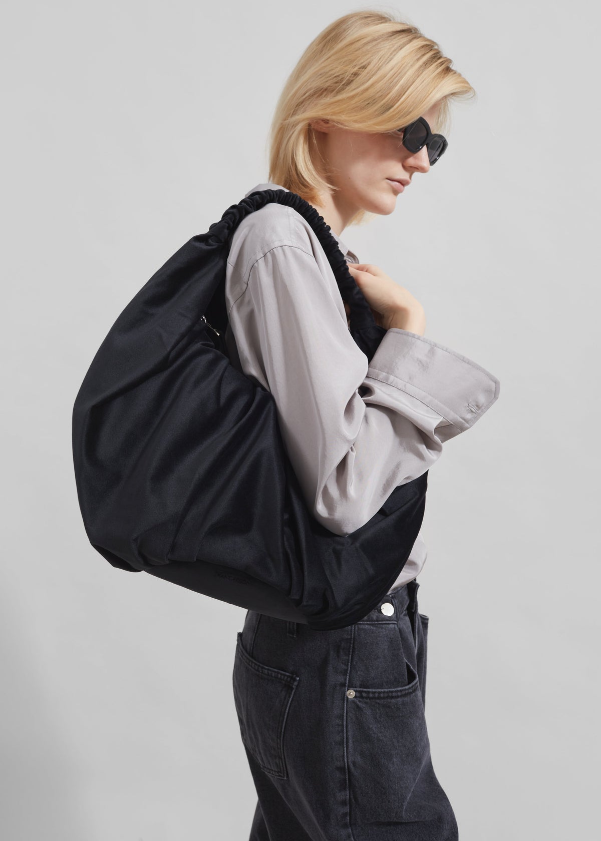 JW Anderson Ruffle Shopper - Black - 3