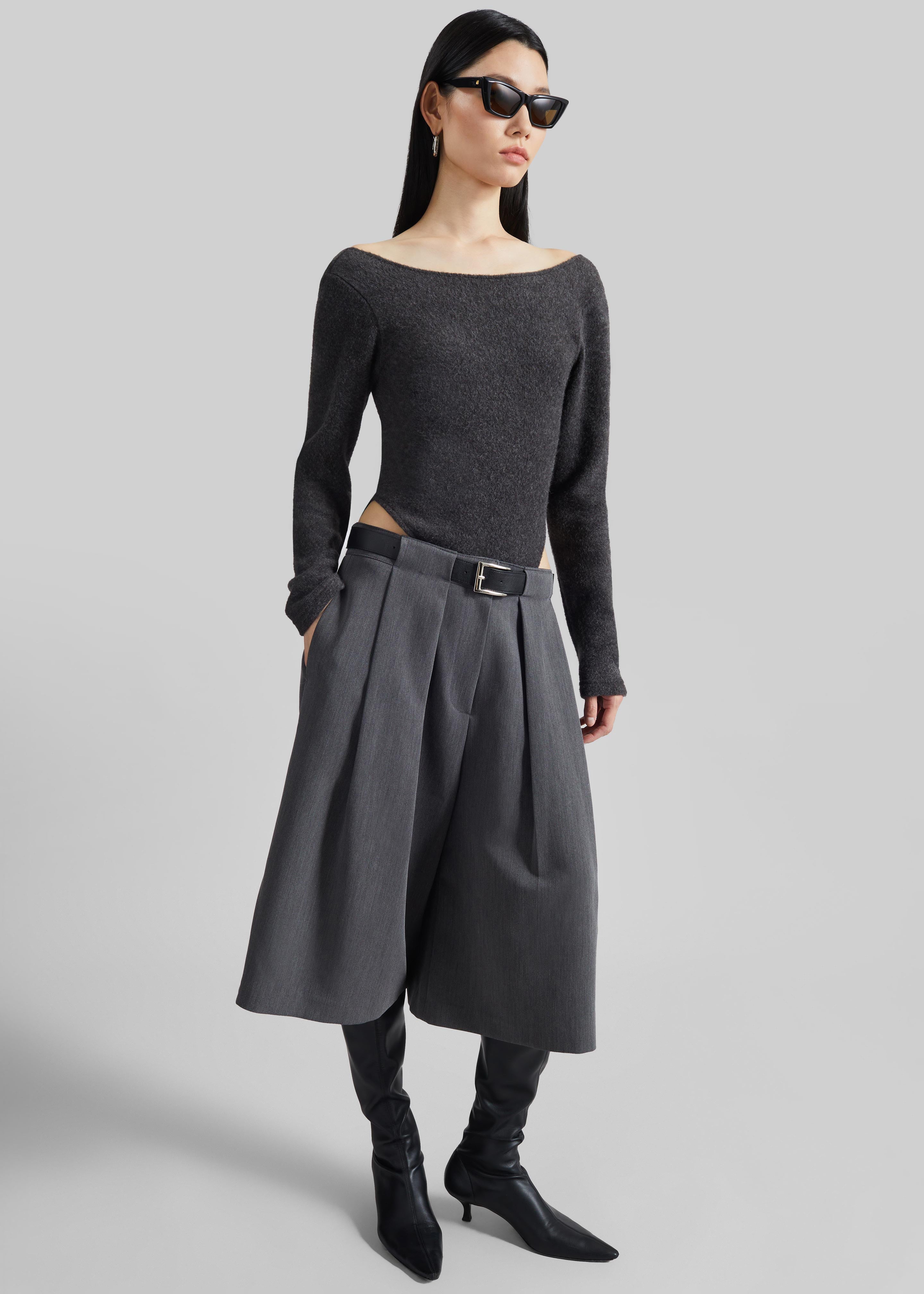 Kalvo Belted Bermuda Shorts - Dark Grey - 6