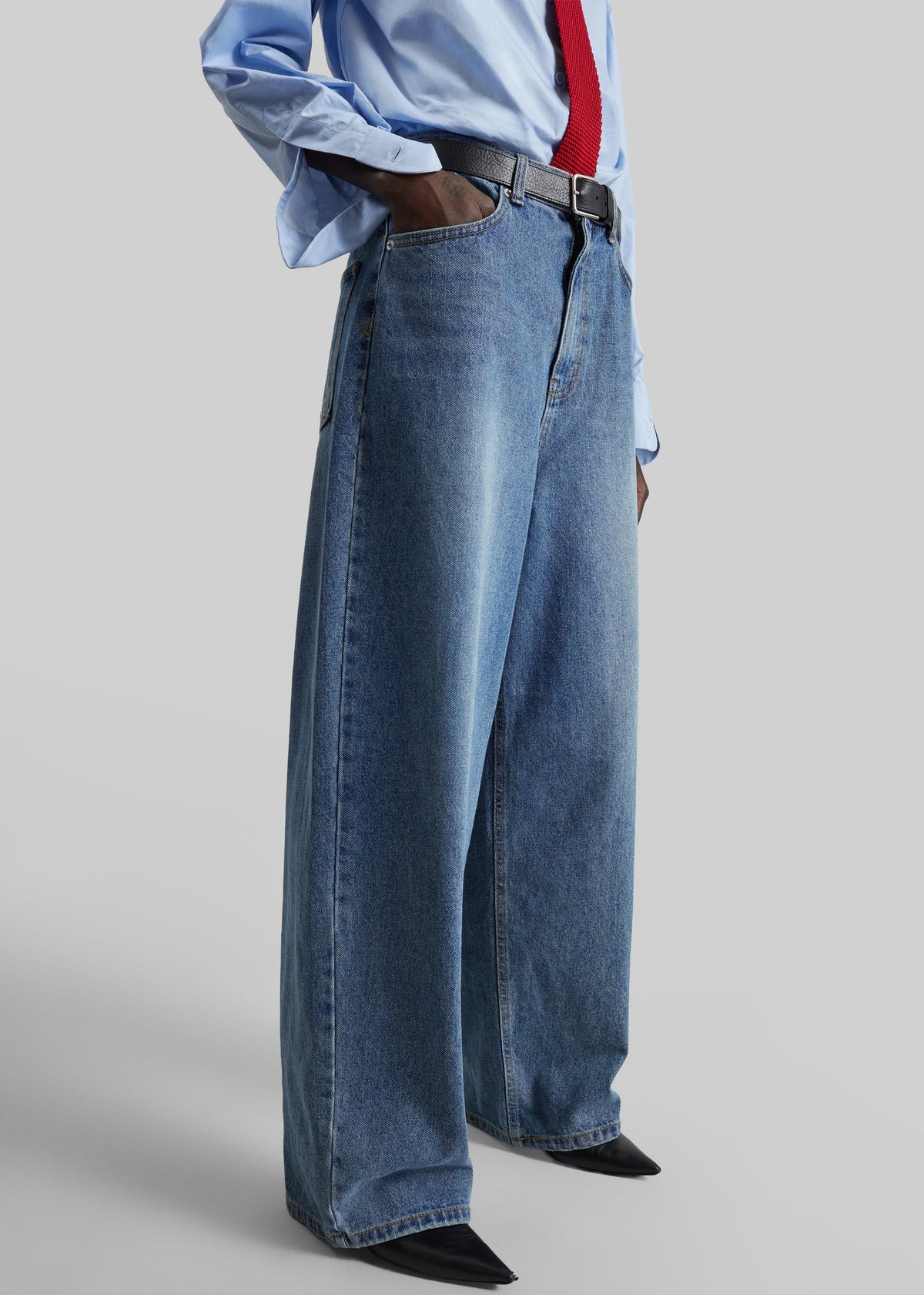 Kenny Tapered Leg Jeans - Medium Wash