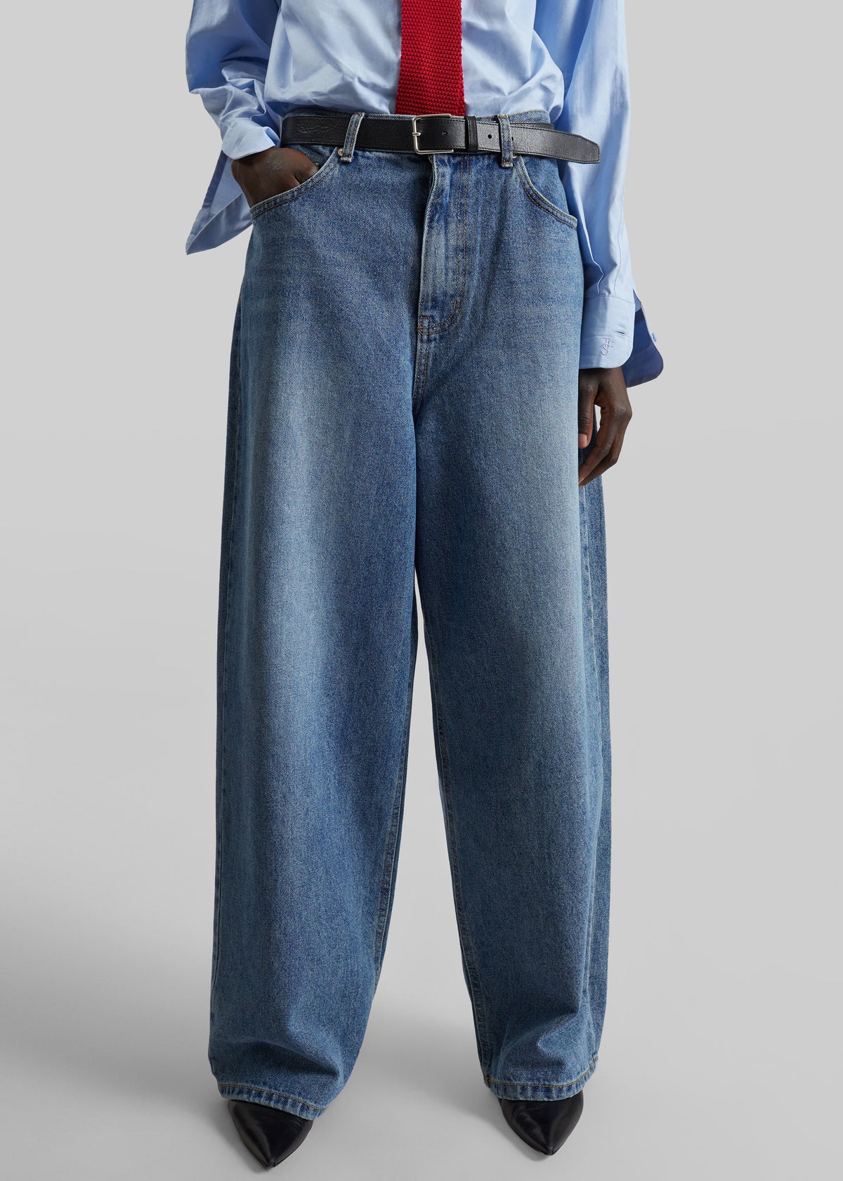 Kenny Tapered Leg Jeans - Medium Wash