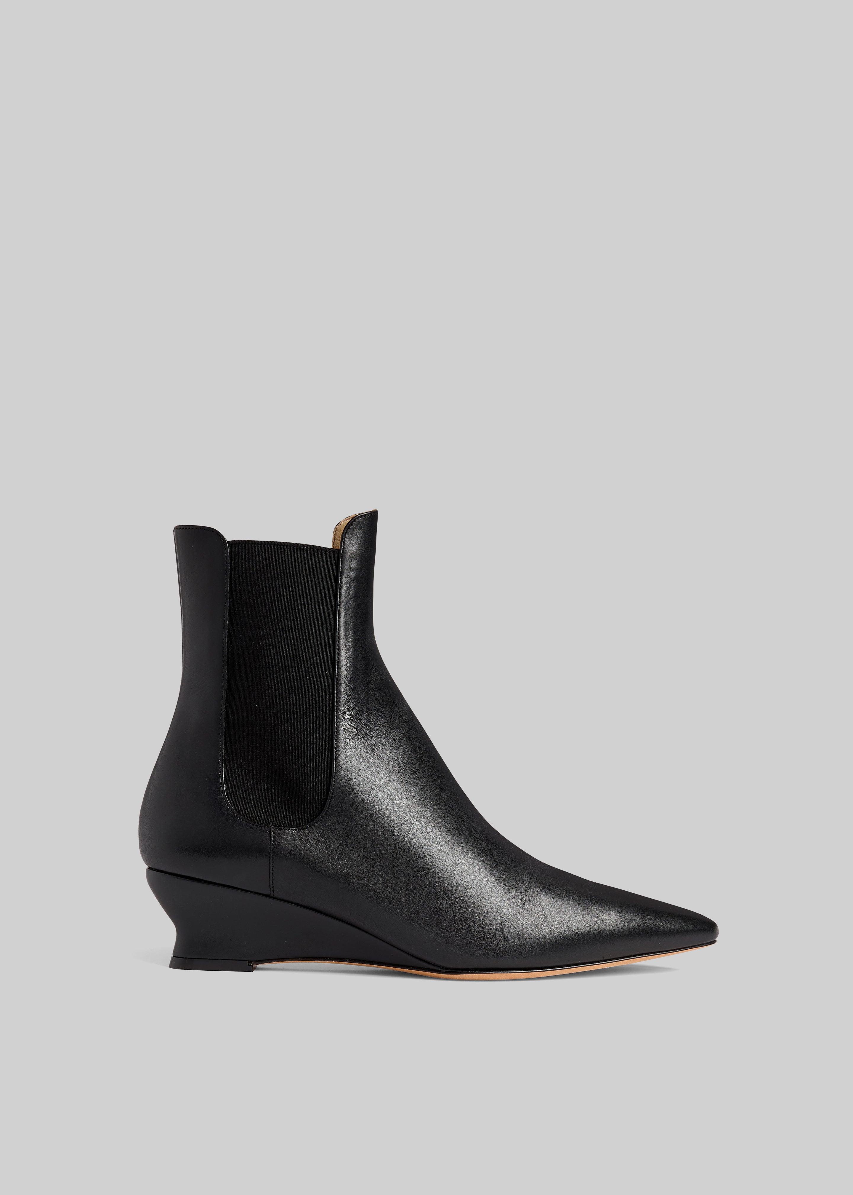 beryllus Le Monde Beryl Camille Chelsea Boots - Black – The Frankie Shop Europe