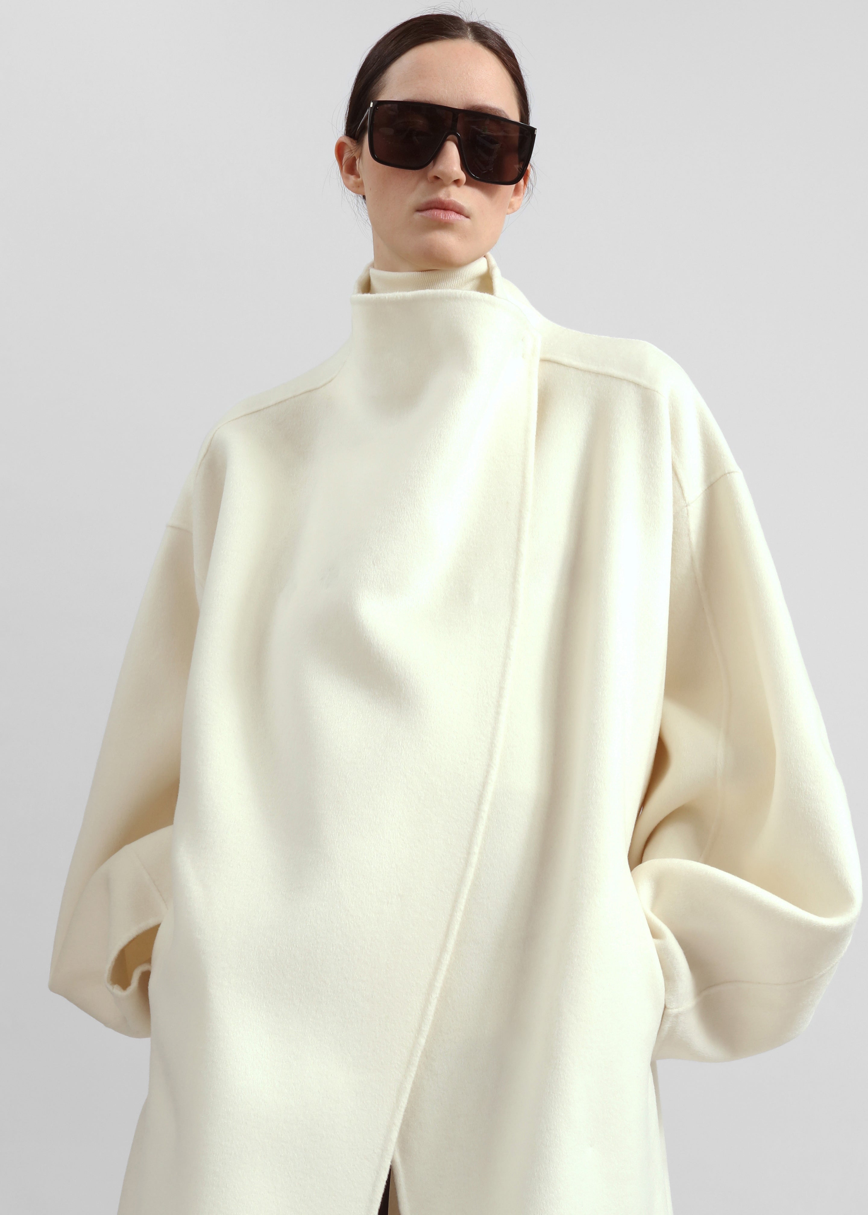 Leroy Funnel Neck Wool Coat - White - 4