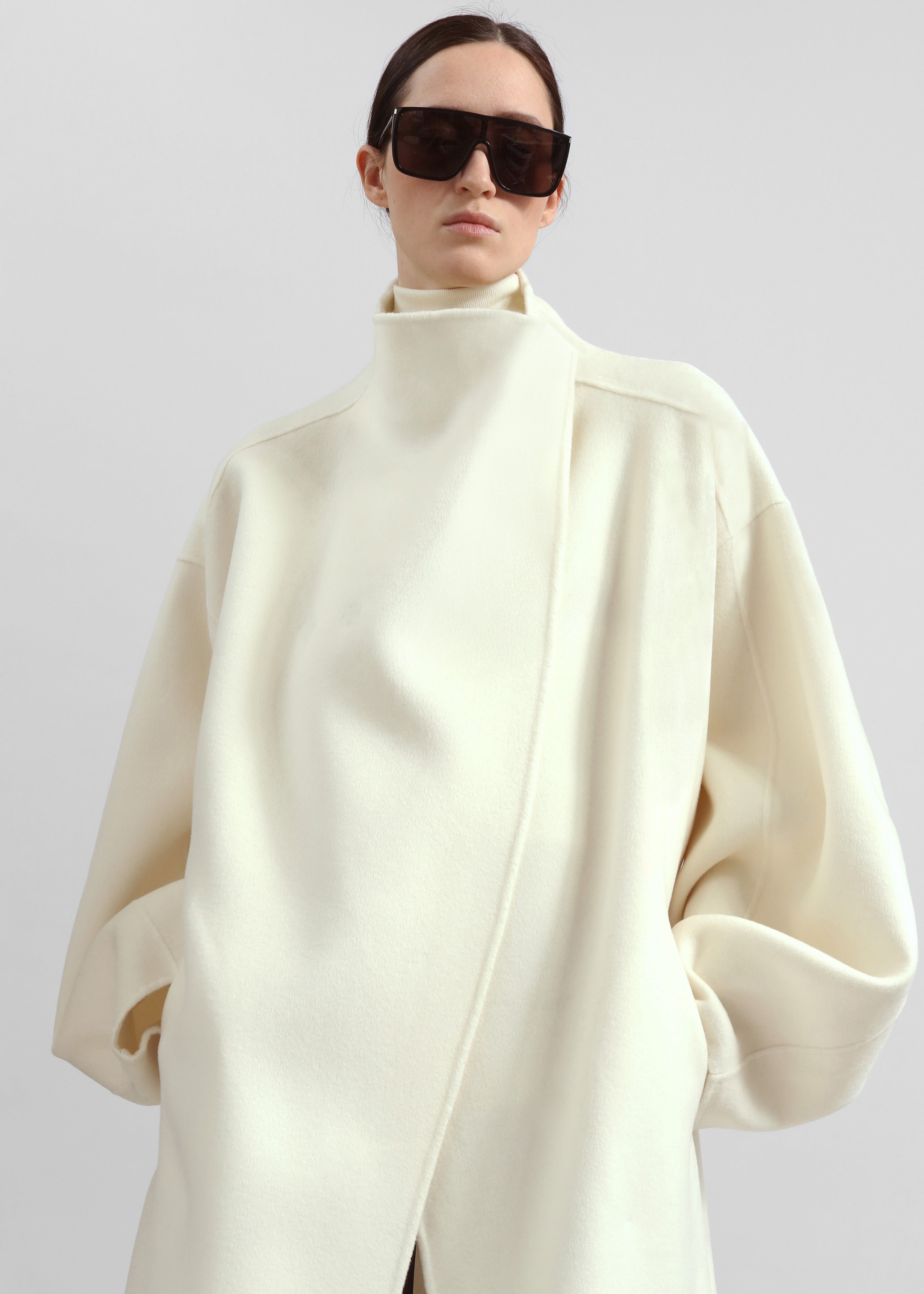 Leroy Funnel Neck Wool Coat - White - 3