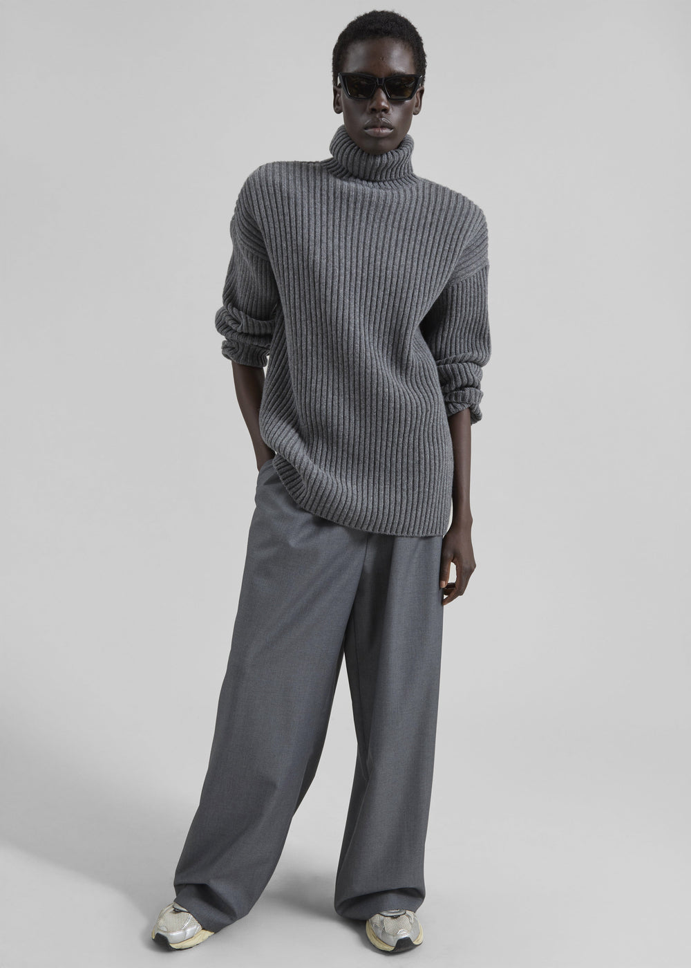 Lindall Turtleneck Sweater - Dark Grey