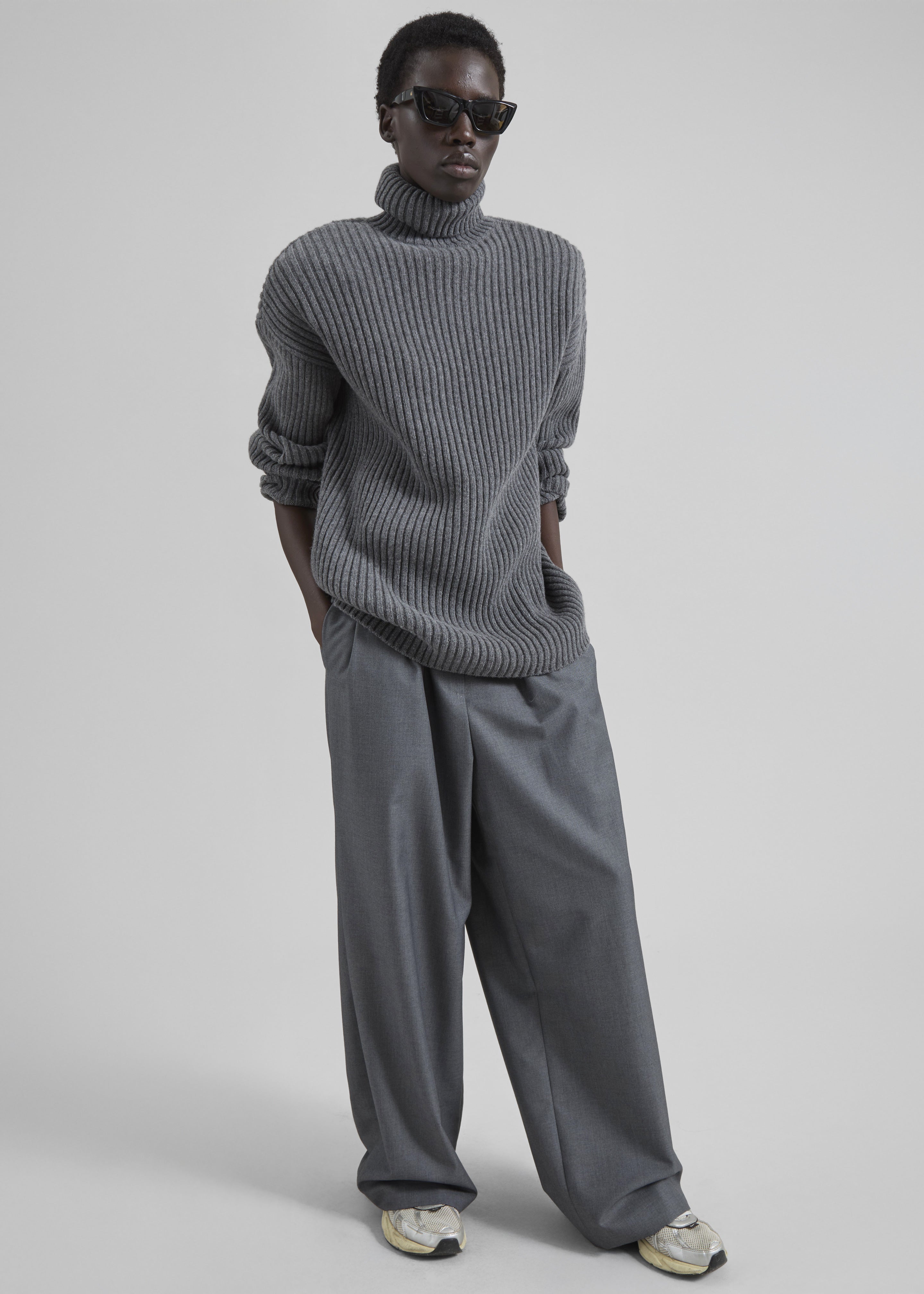 Lindall Turtleneck Sweater - Dark Grey - 3