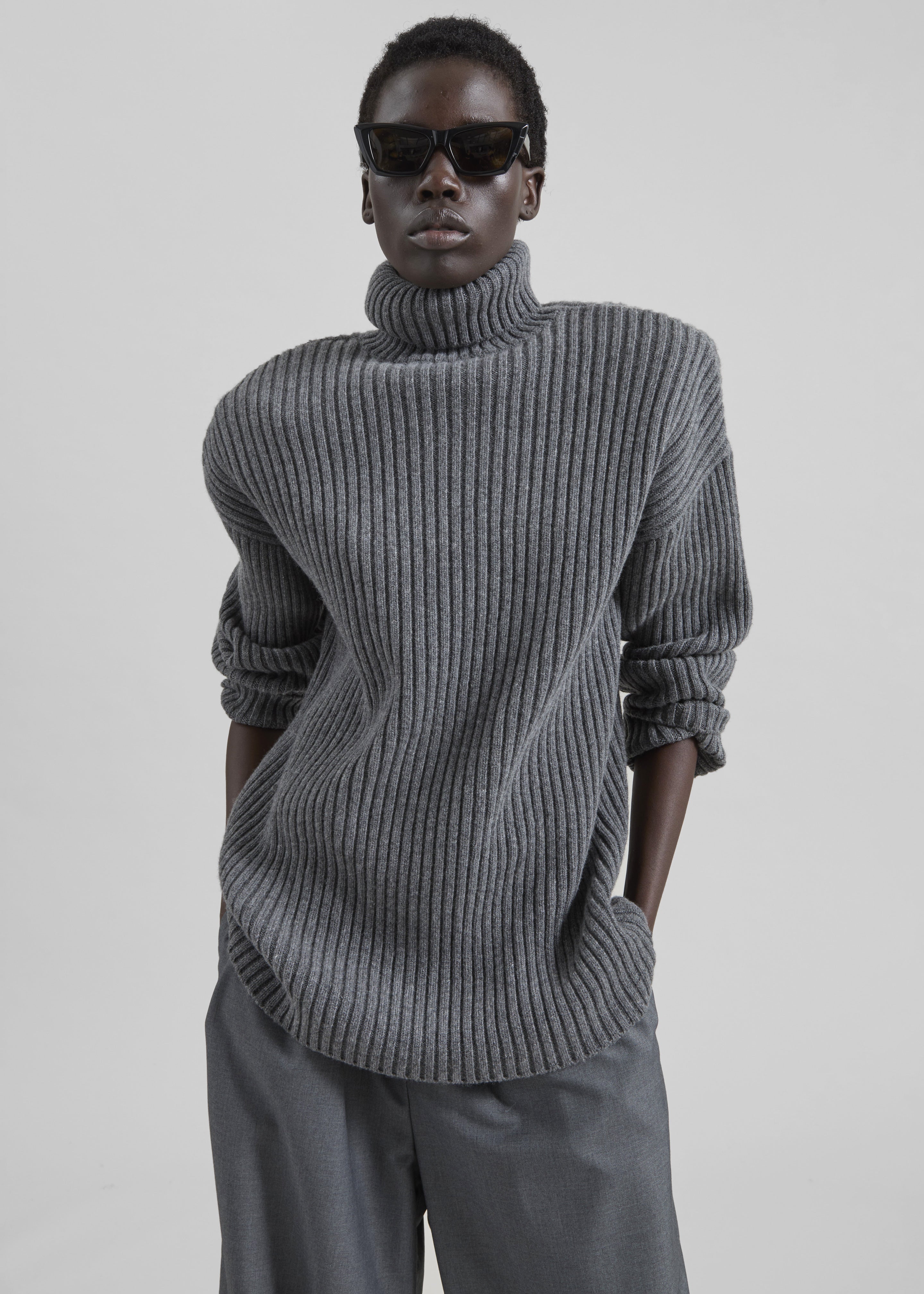 Lindall Turtleneck Sweater - Dark Grey - 4