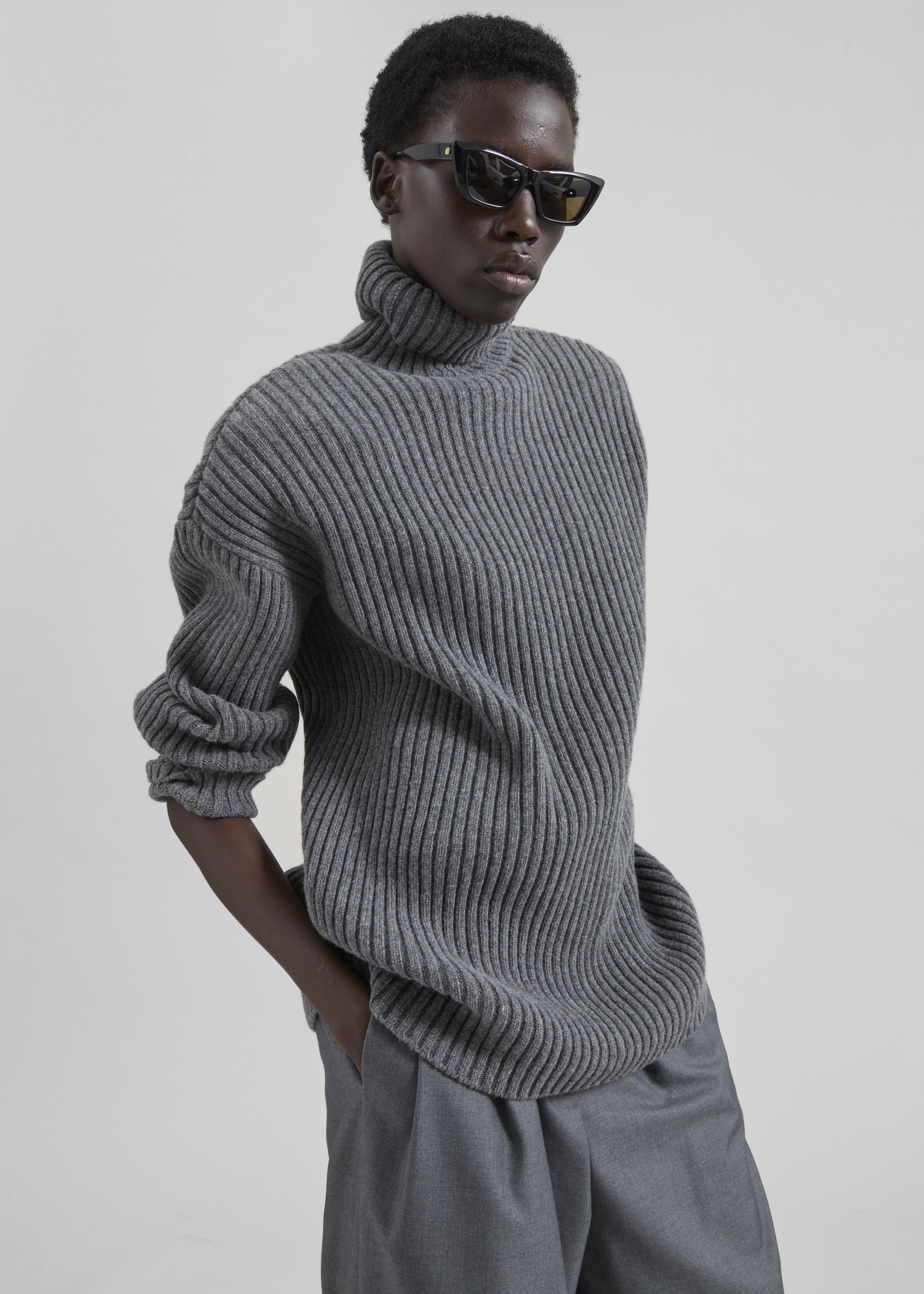 Lindall Turtleneck Sweater - Dark Grey - 6